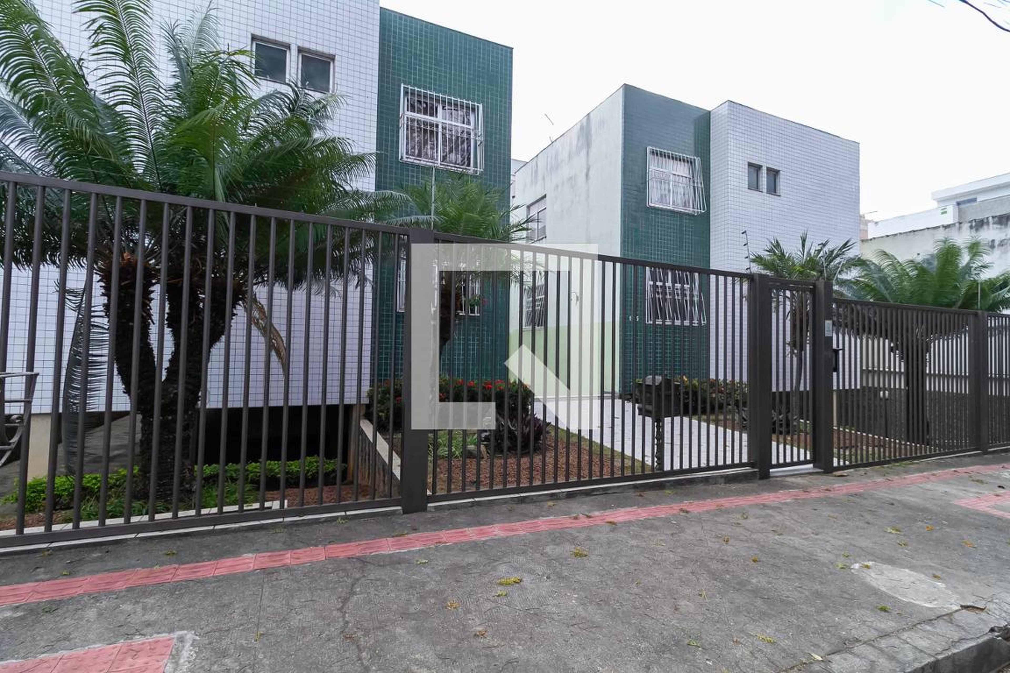 Fachada Condomínio em Rua Francisco Proença, 195