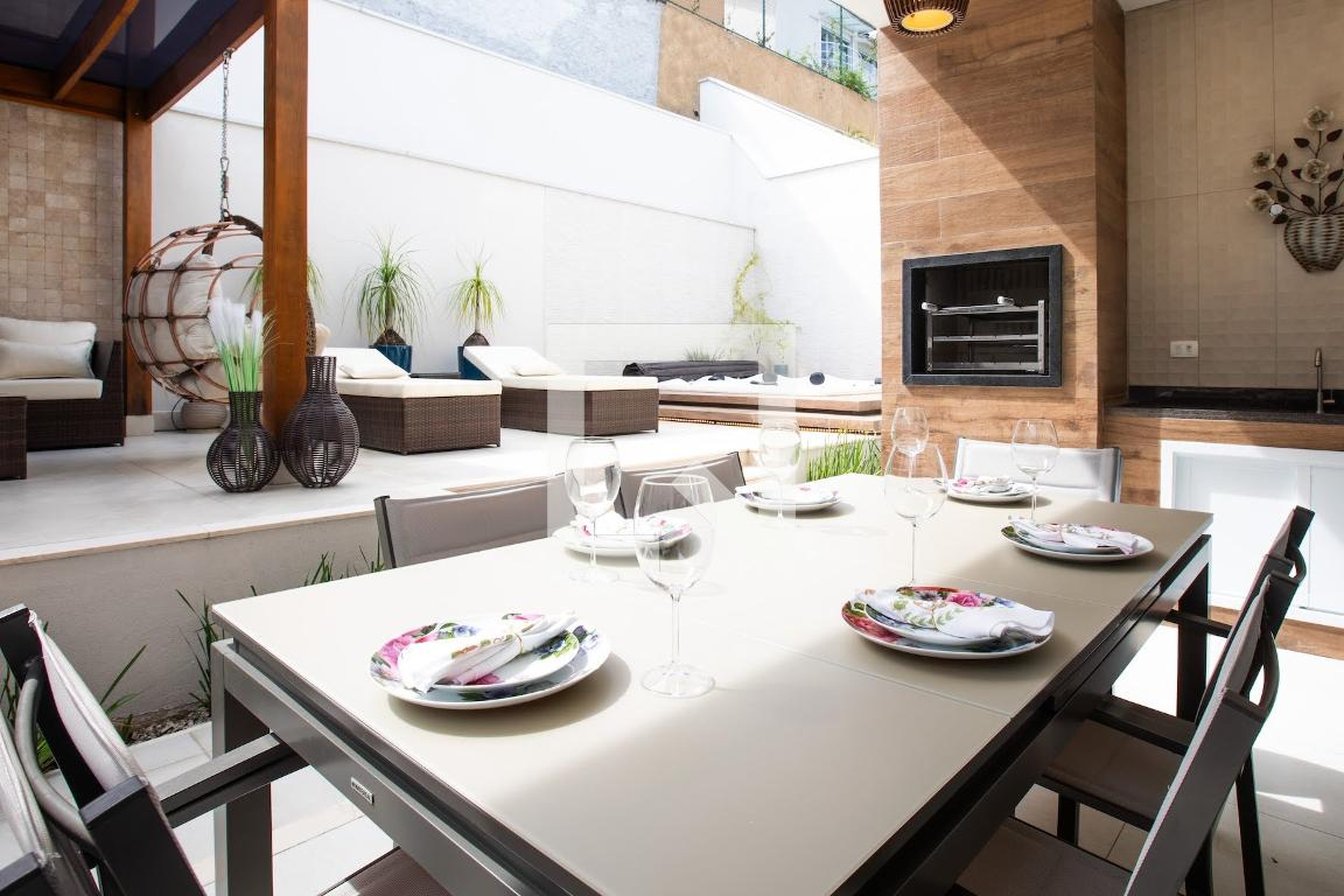 Churrasqueira Condomínio em Alameda Guarujá, 1031