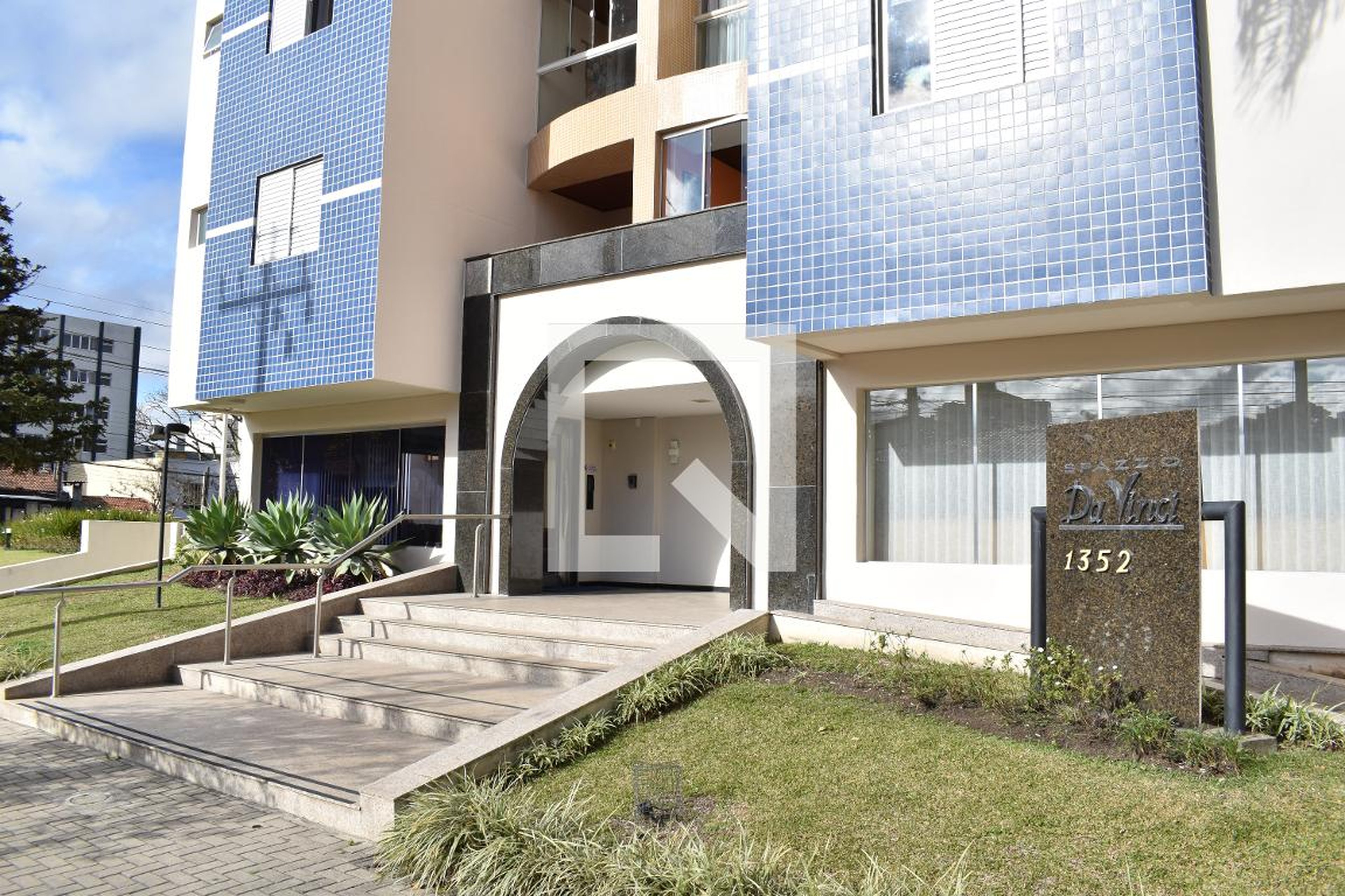 Fachada do Prédio Condomínio em Rua Almirante Tamandaré, 1352