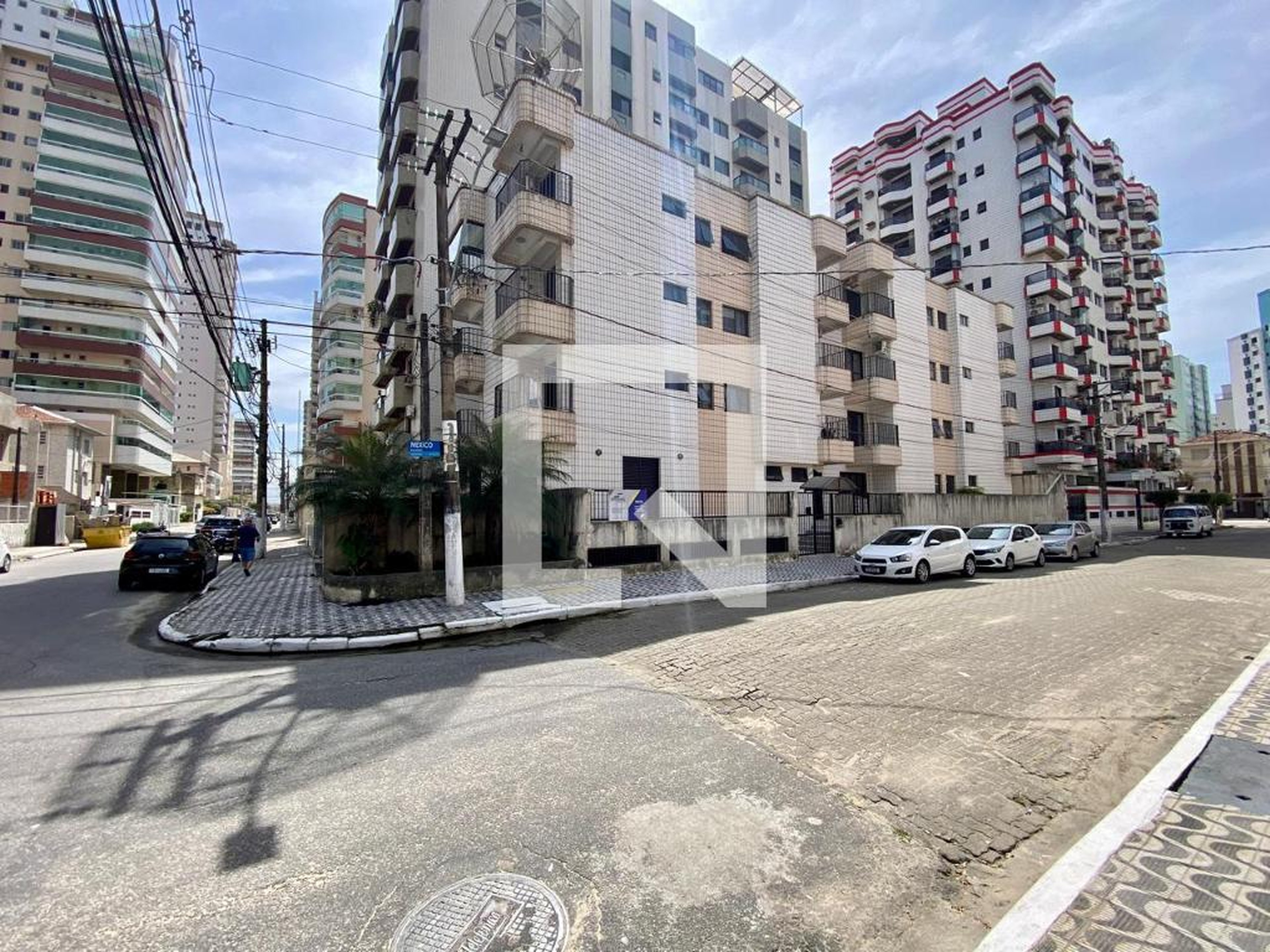 Fachada do Prédio Condomínio irapuru