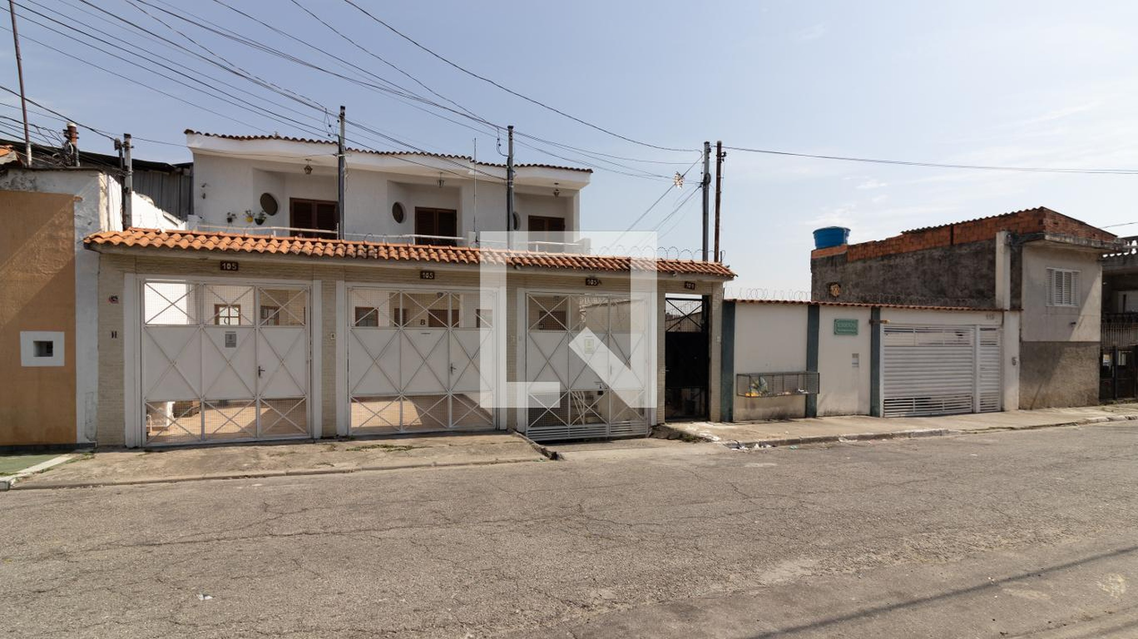 Fachada Condomínio em Rua São Joaquim da Barra, 105