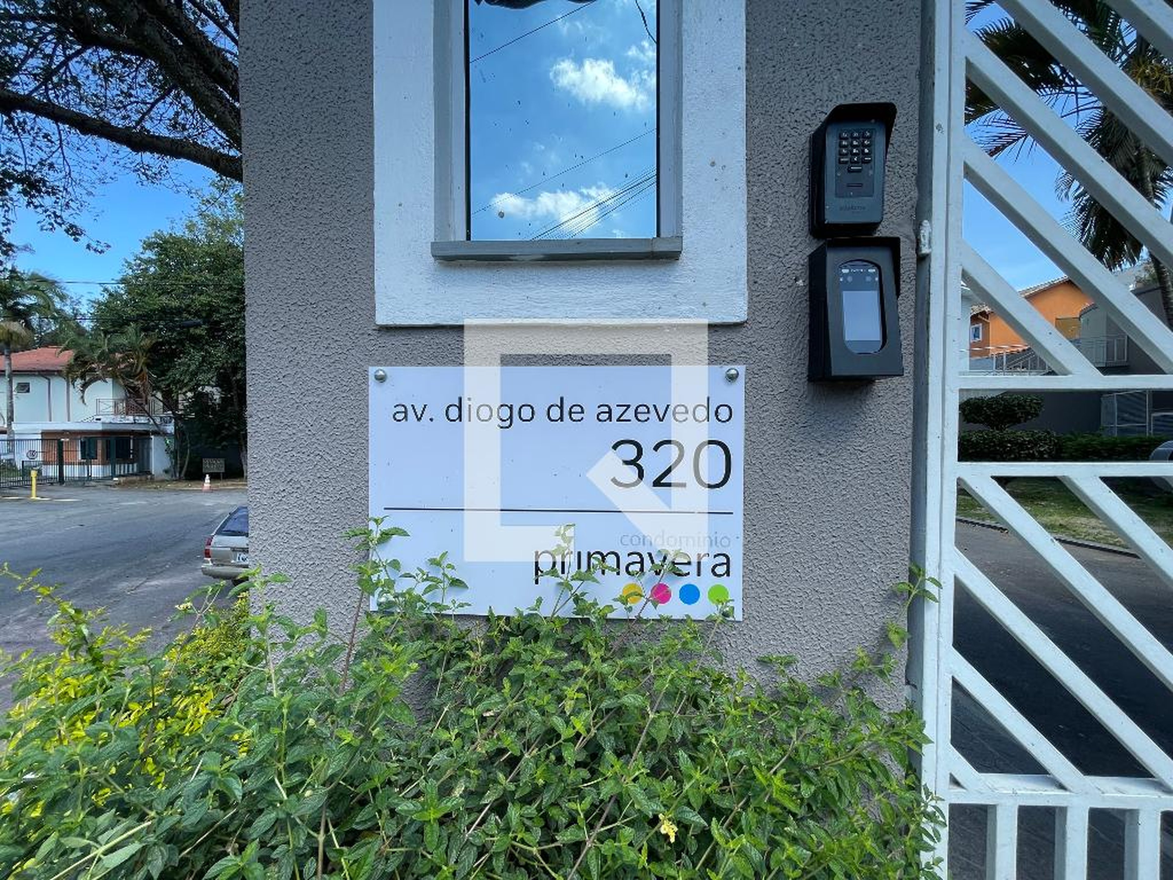 Fachada do condomínio Condomínio Primavera