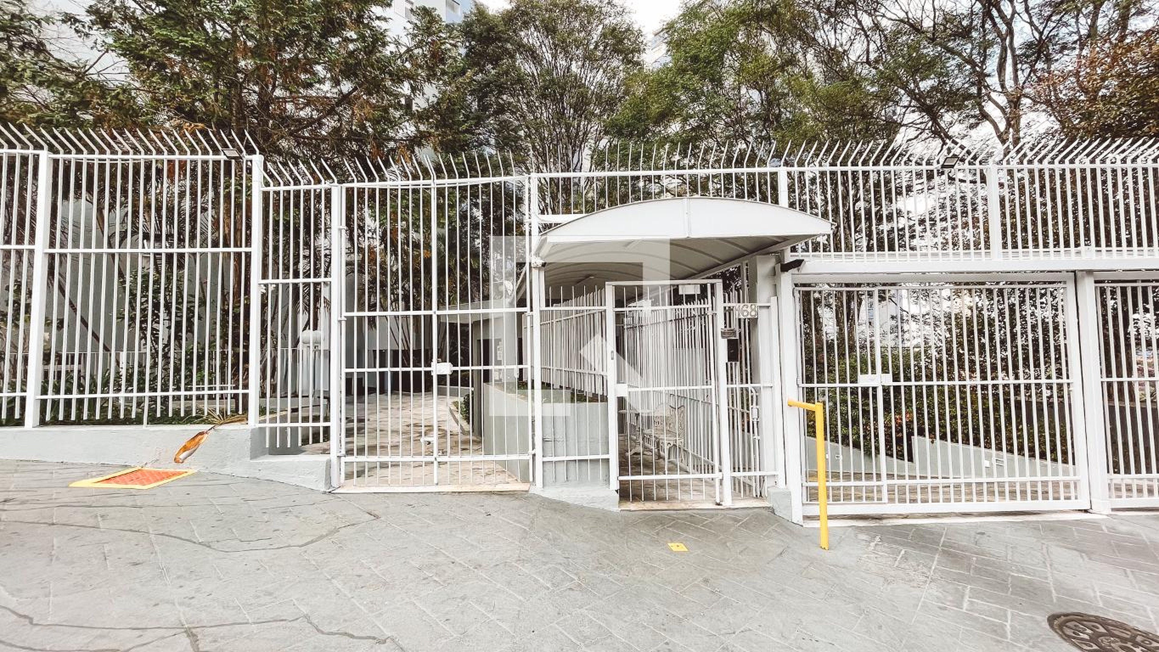 Fachada do Prédio Condomínio Conjunto Chateau Vert