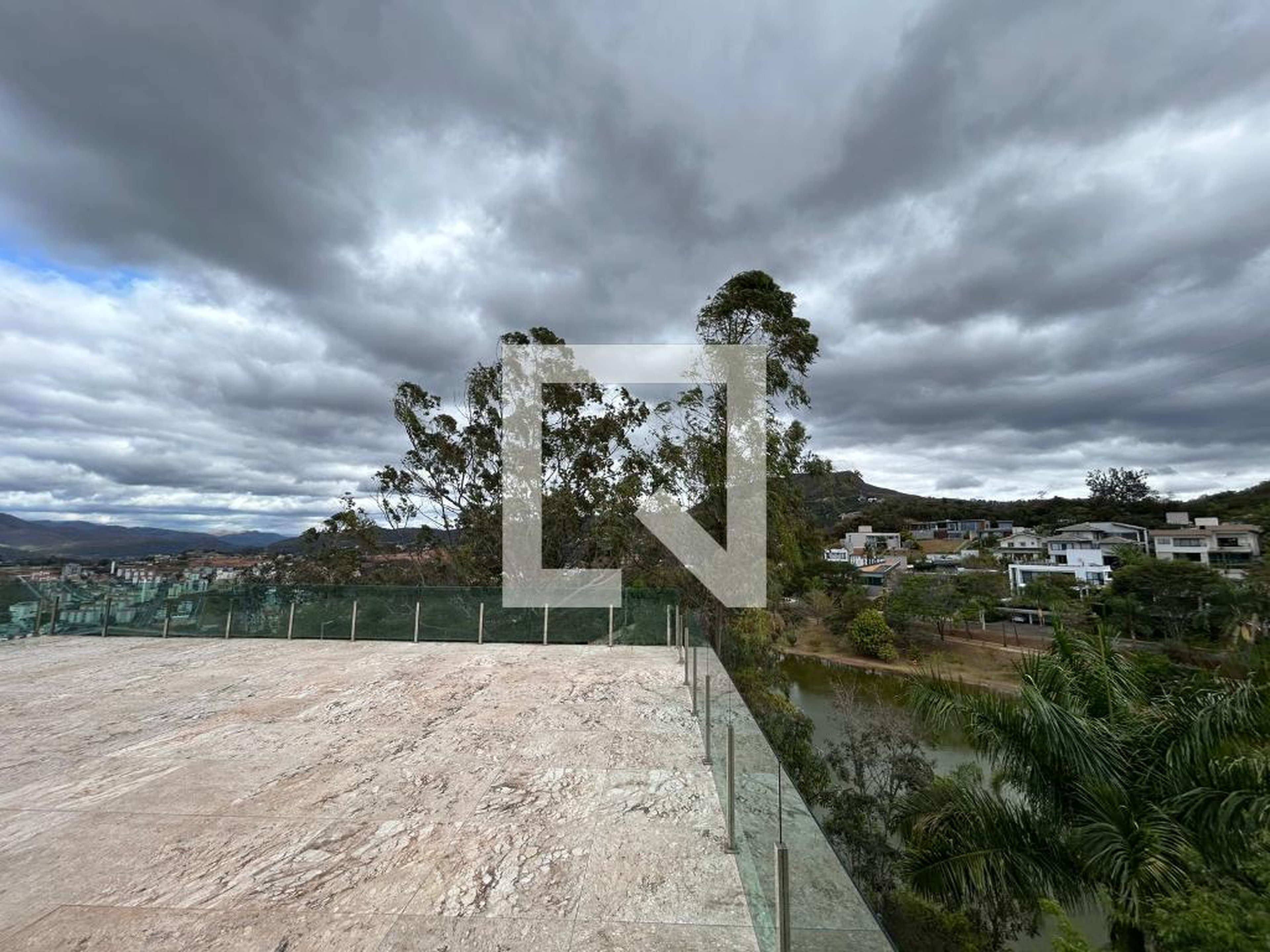 Área Externa Condomínio em Rua Hydra, 23