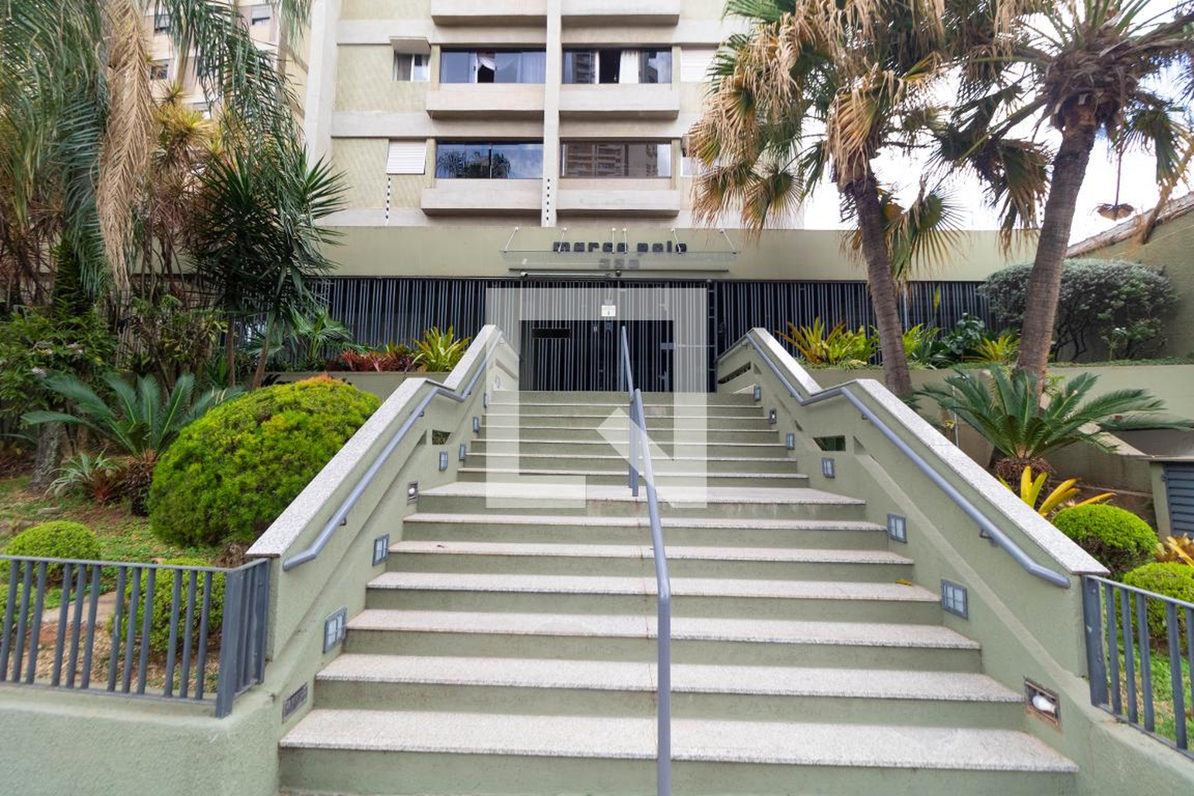 Fachada Condomínio em Rua Coronel Quirino, 320