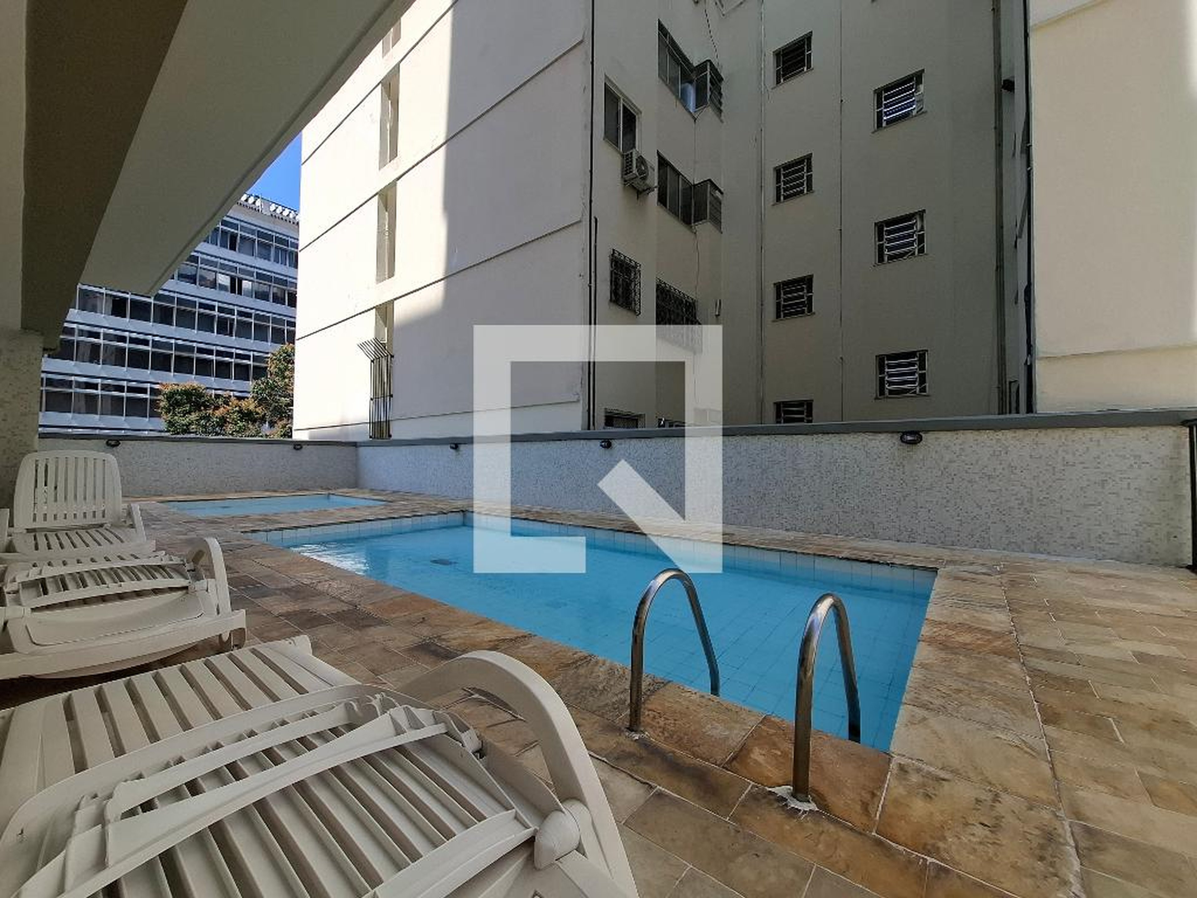 Piscina - Edifício Jardim Laranjeira