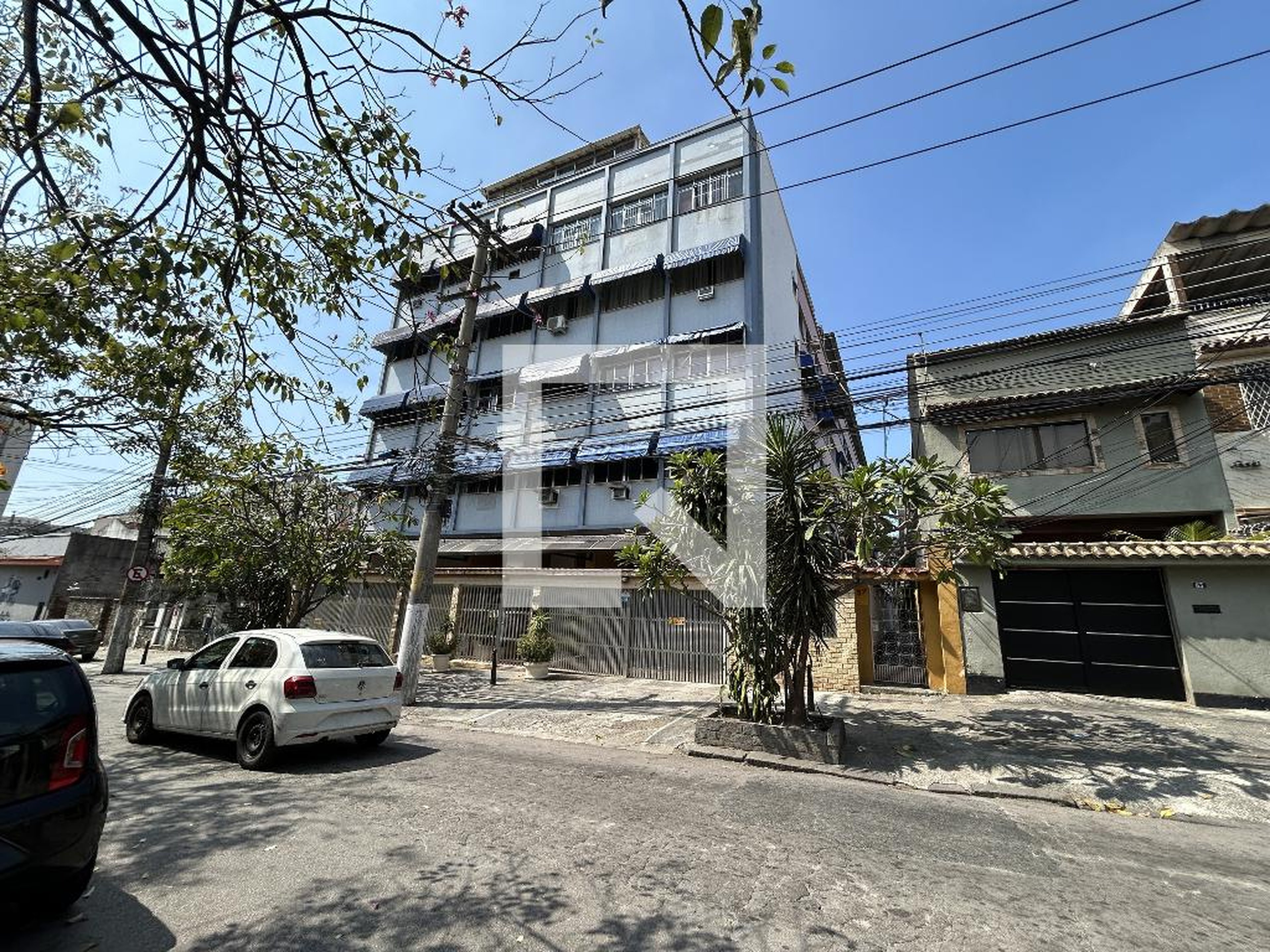 Fachada Condomínio em Rua Heráclito Graça, 45