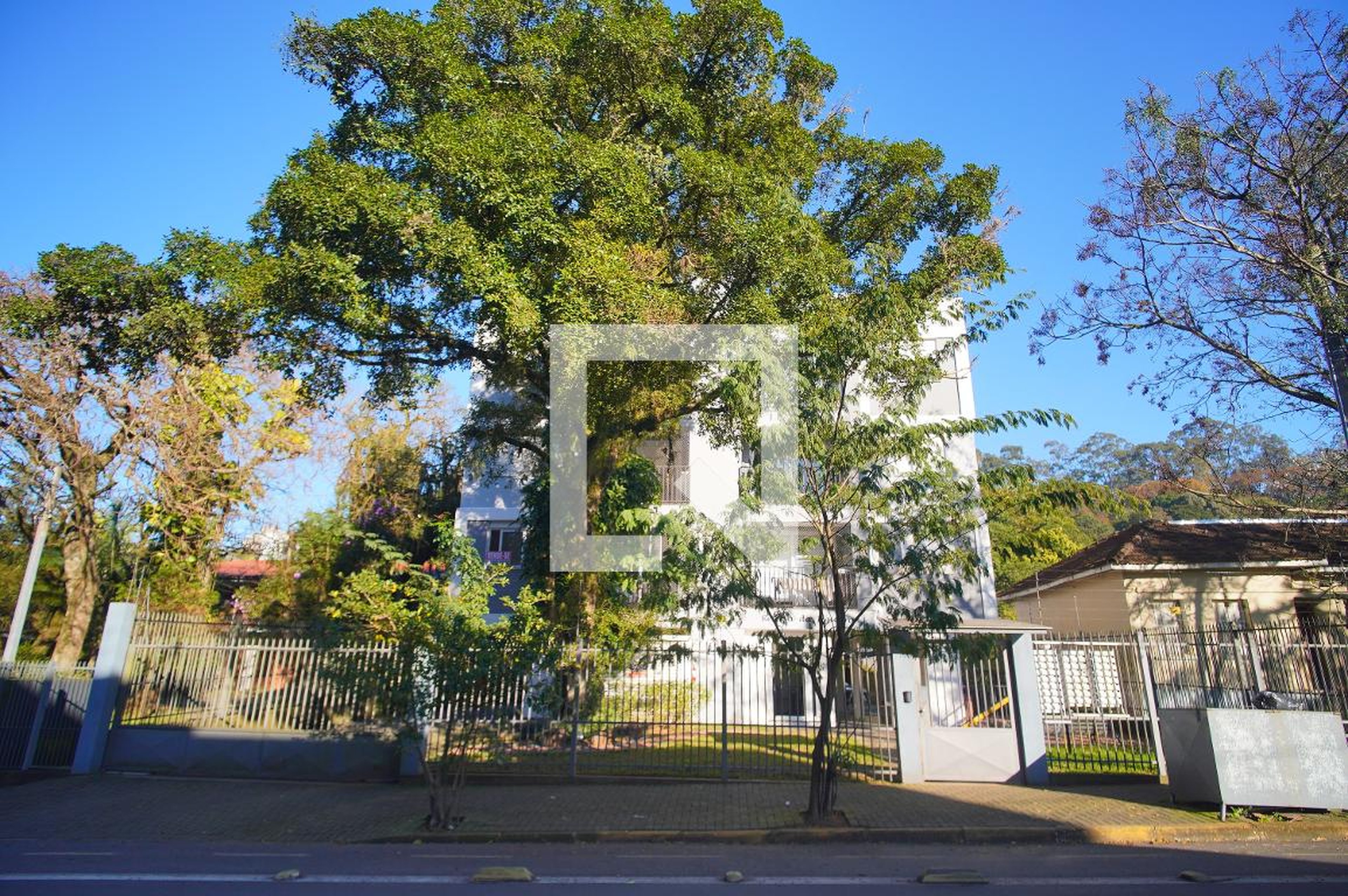 Fachada Condomínio Reserva da Figueira