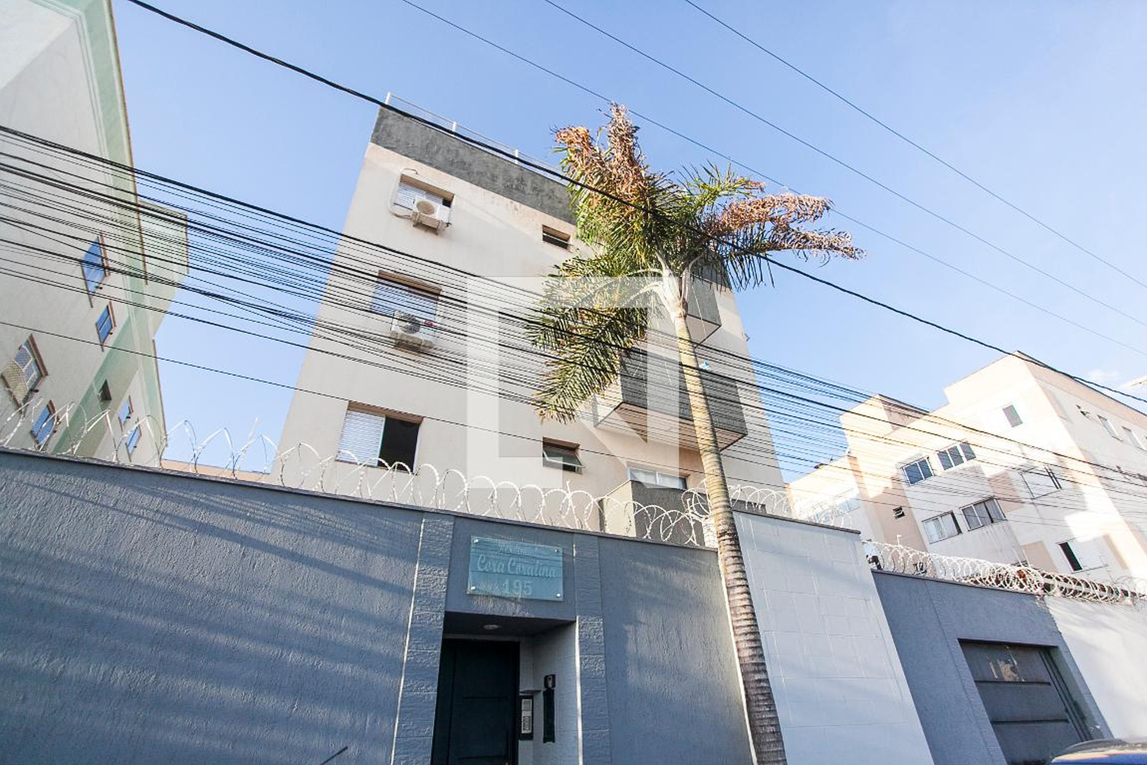 Fachada Condomínio em Avenida Oscár Miranda, 195