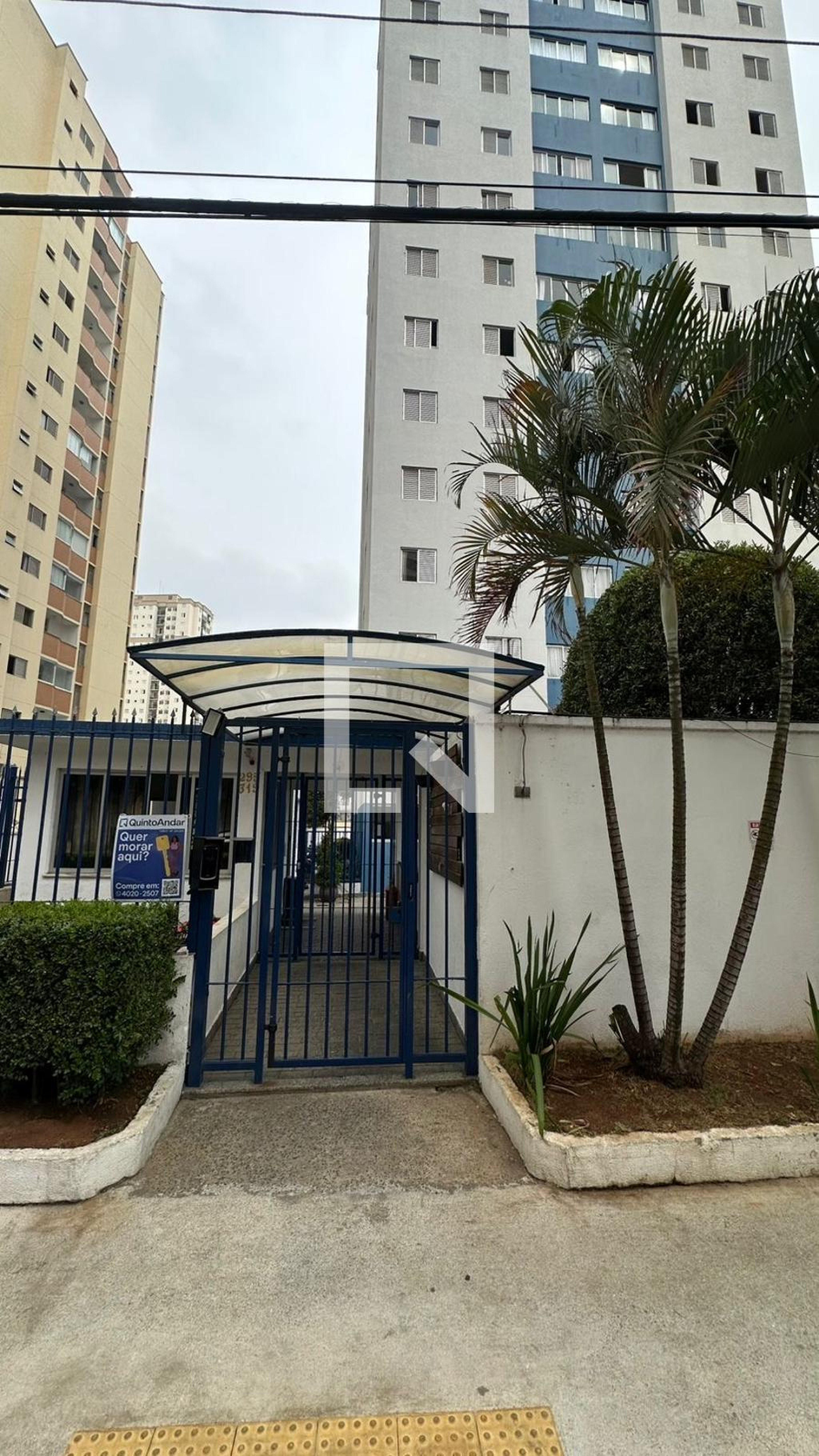 Fachada Condomínio em Rua Consul Orestes Corrêa, 293