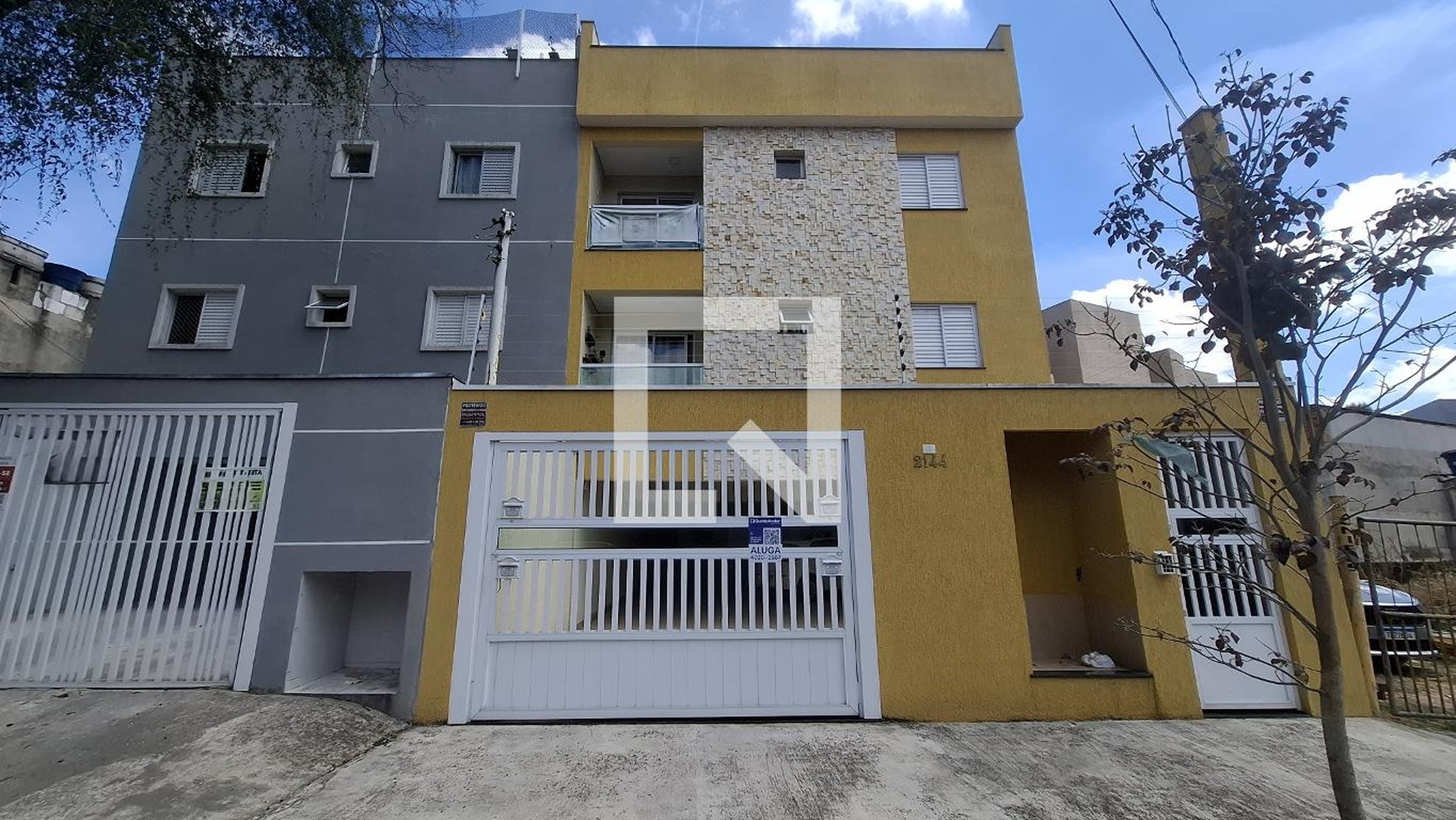 Fachada Condomínio em Rua Caminho do Pilar, 2144