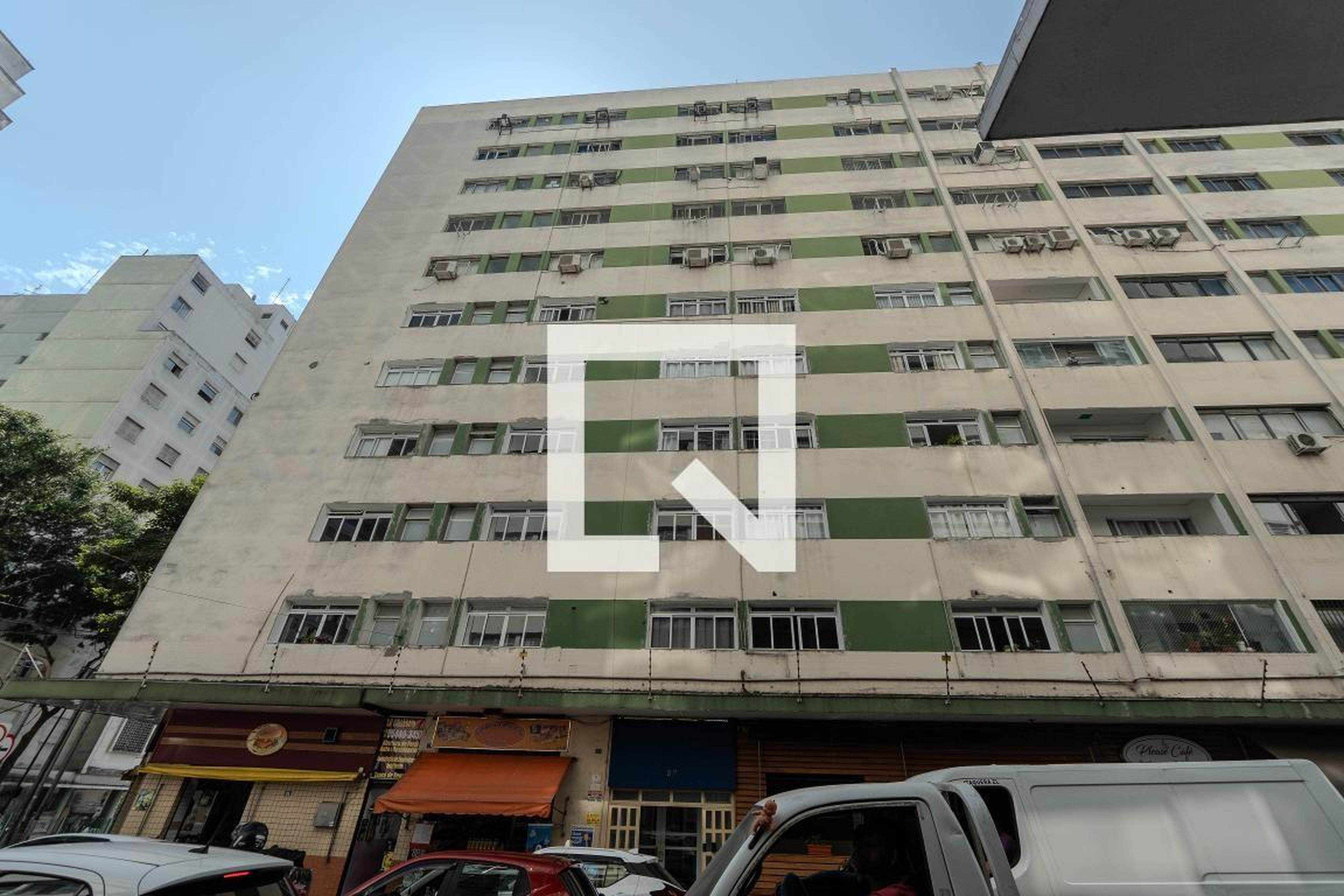 Fachada Condomínio em Rua Professor Sebastião Soares de Faria, 27