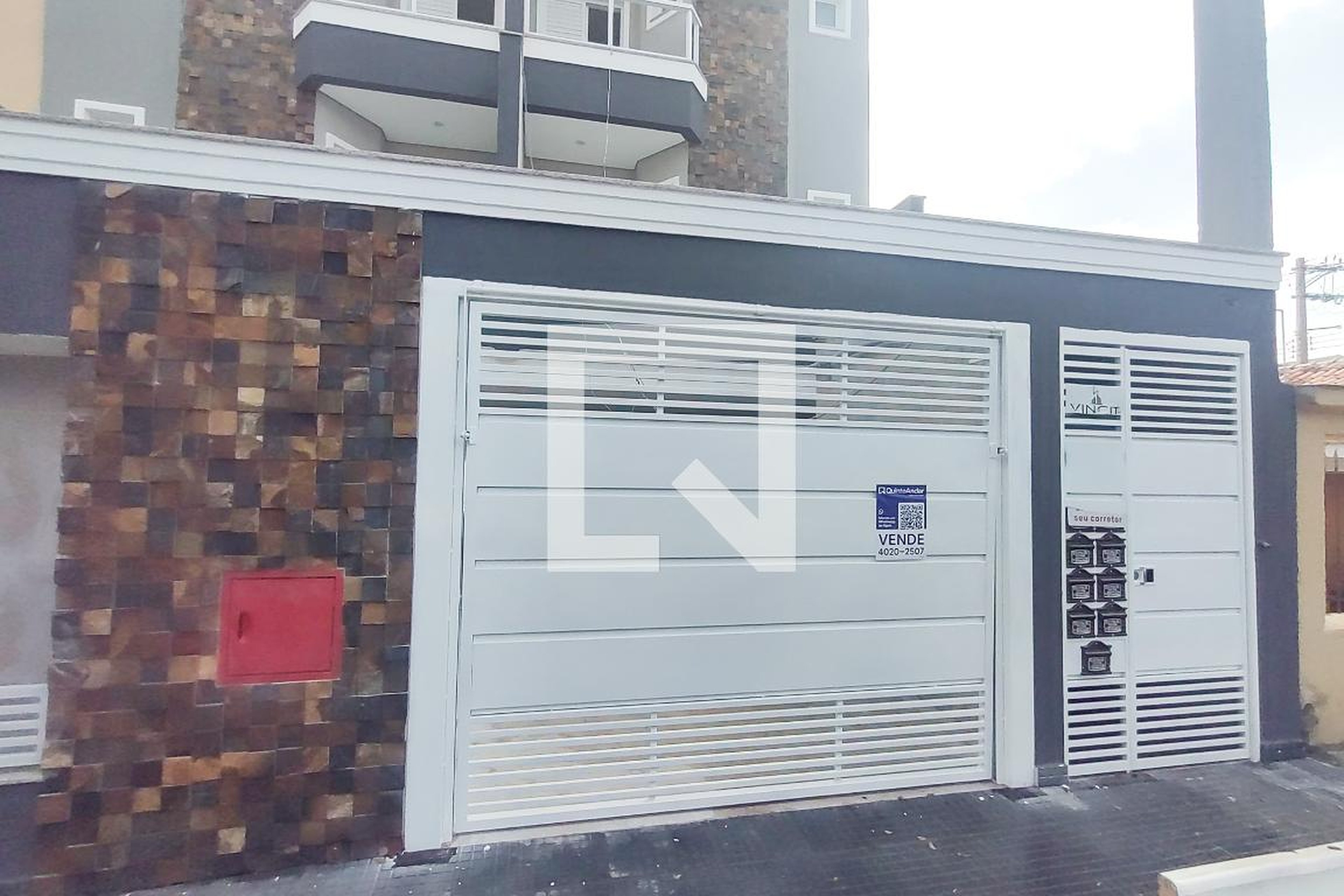 Fachada Condomínio em Rua Araci, 263