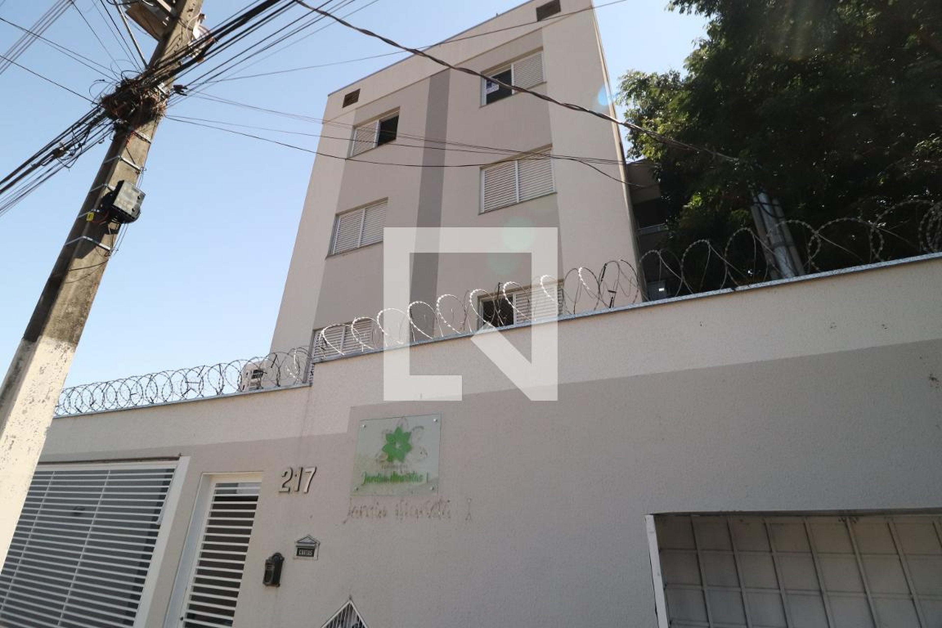 Fachada Condomínio em Rua Irmãos Maristas, 217