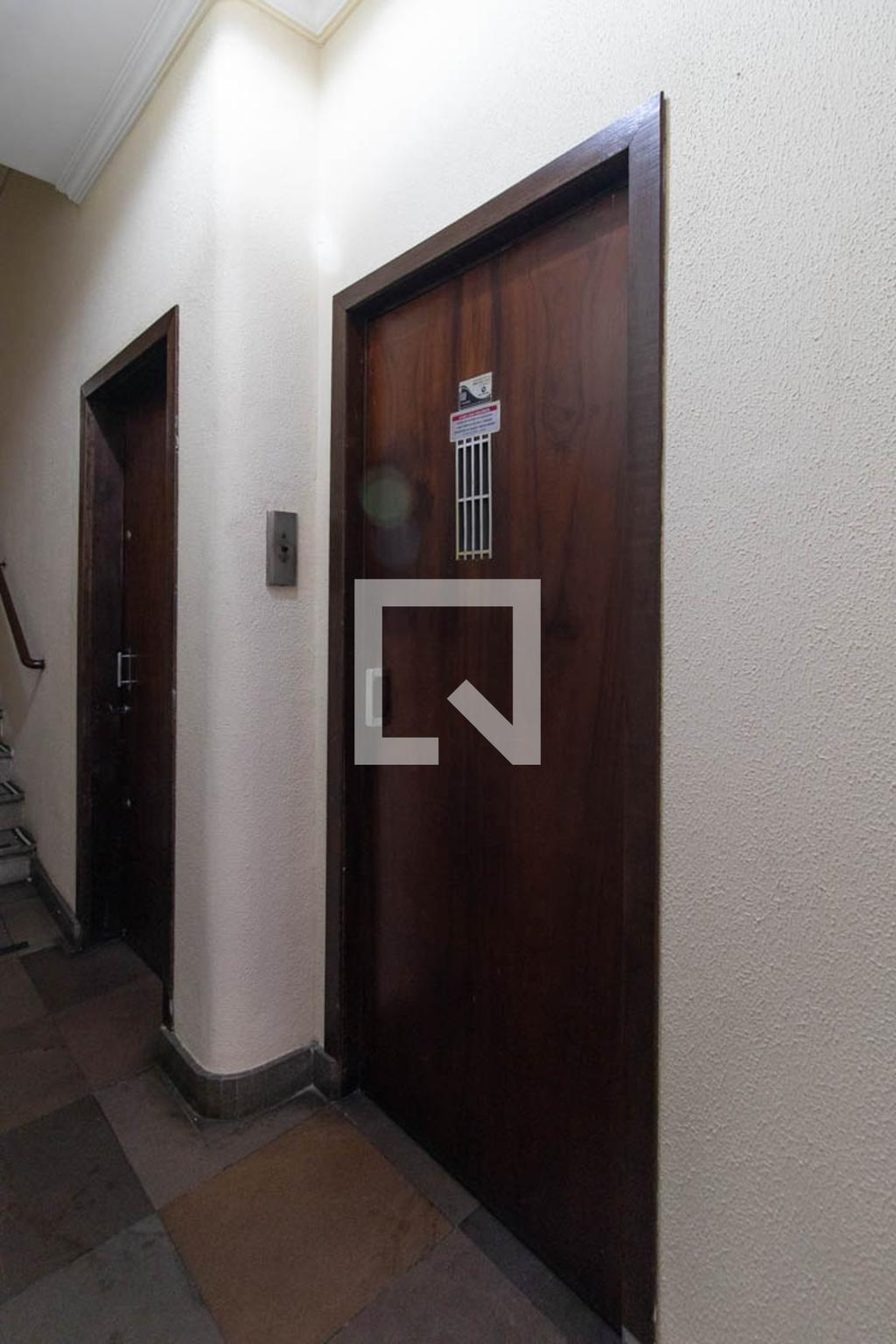 Elevador - Edifício Riograndino