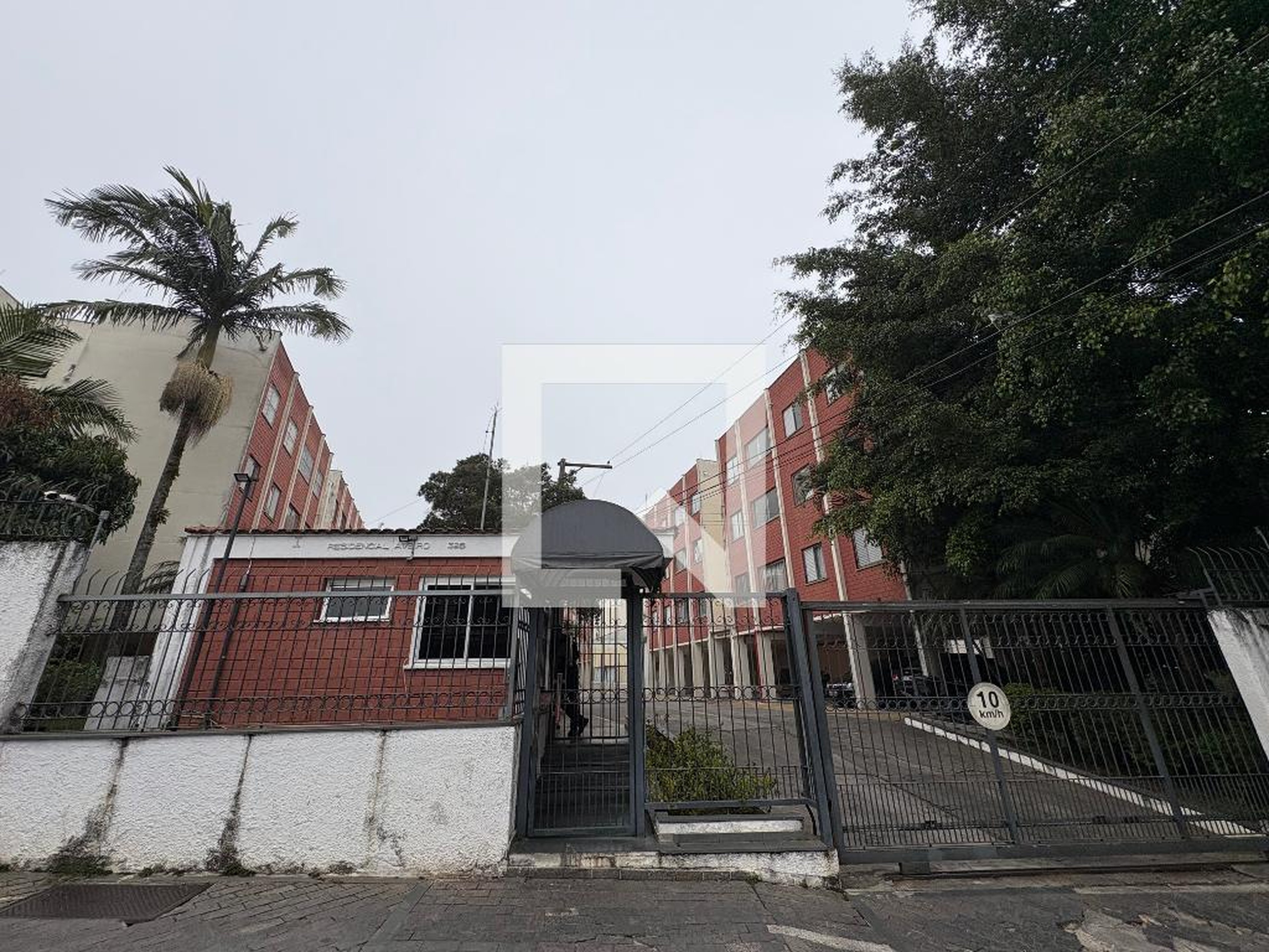 Fachada Condomínio em Avenida Sara Zírlis, 298