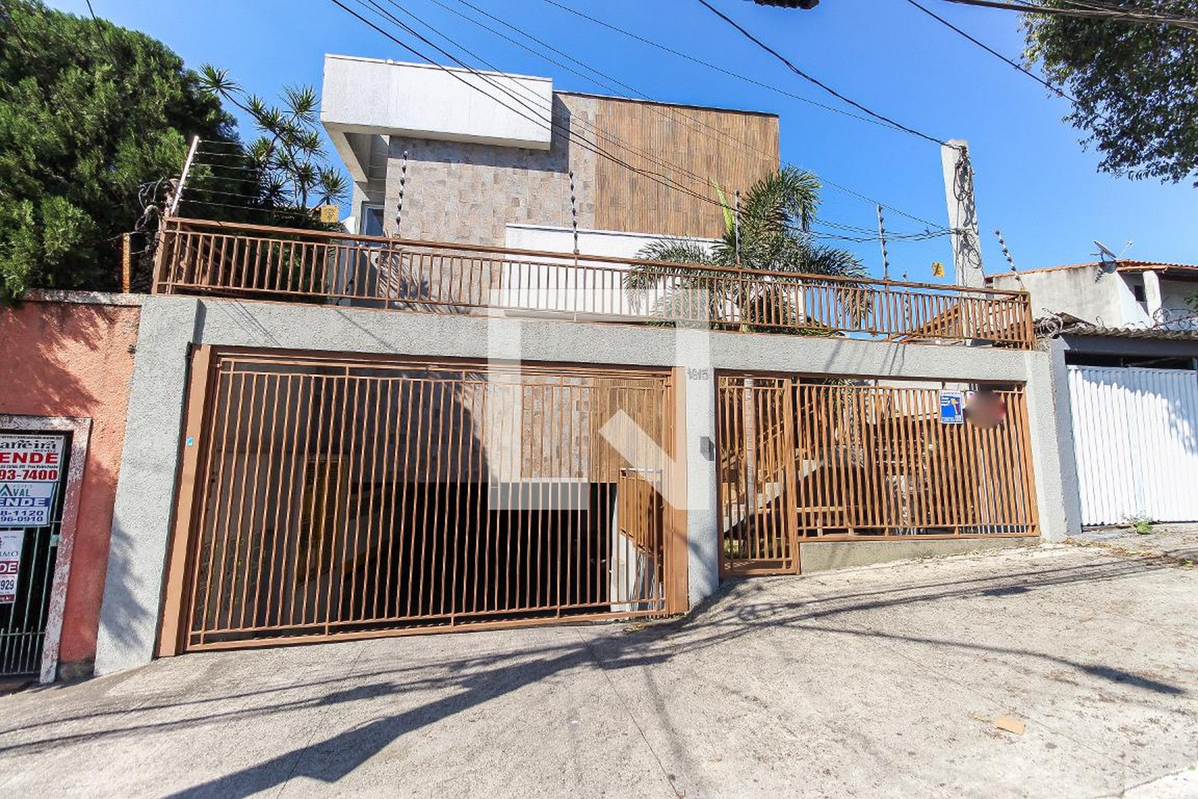 Fachada Condomínio em Avenida Doutor Francisco Munhoz Filho, 1615