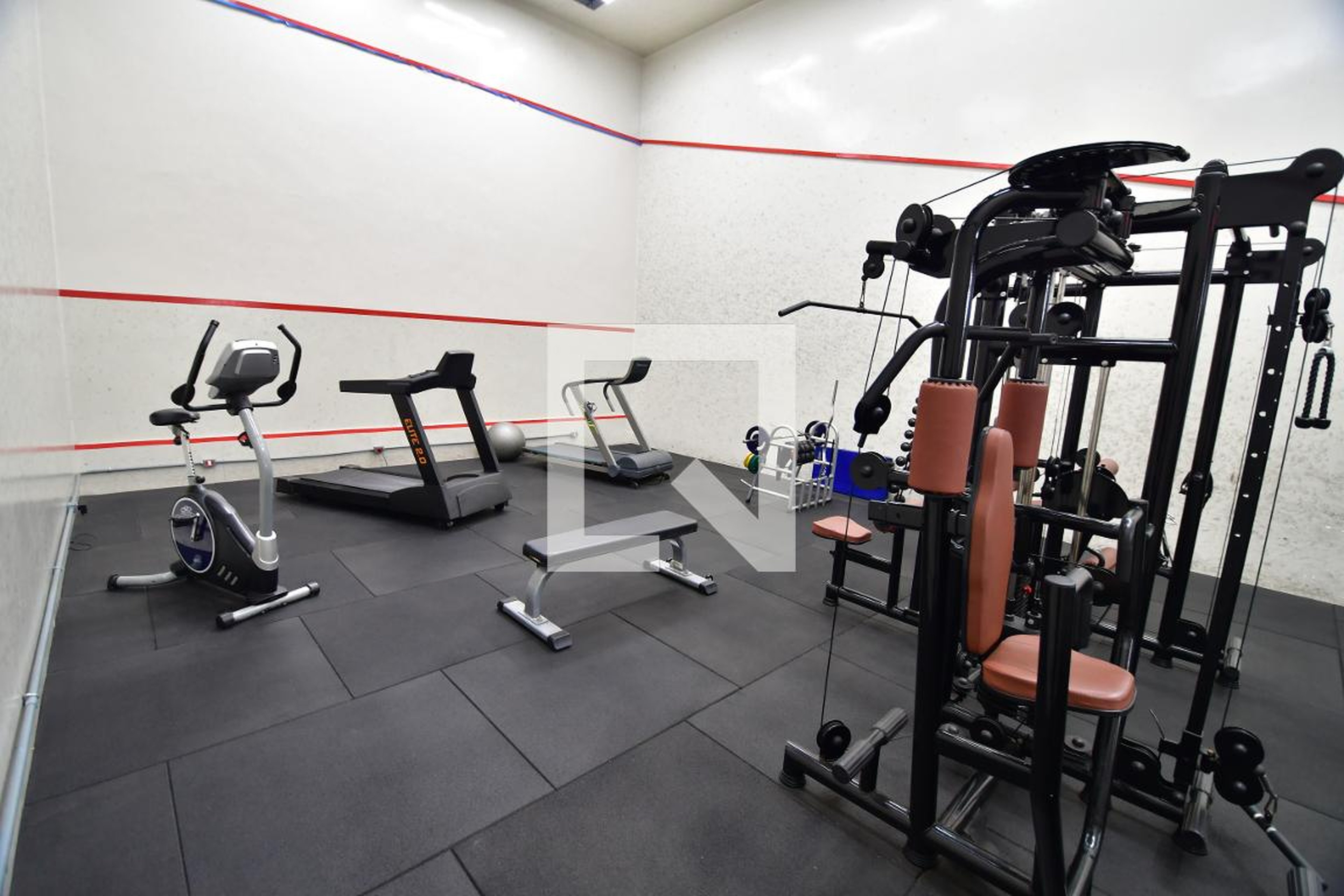 Academia - Lhirondelle Flat Service