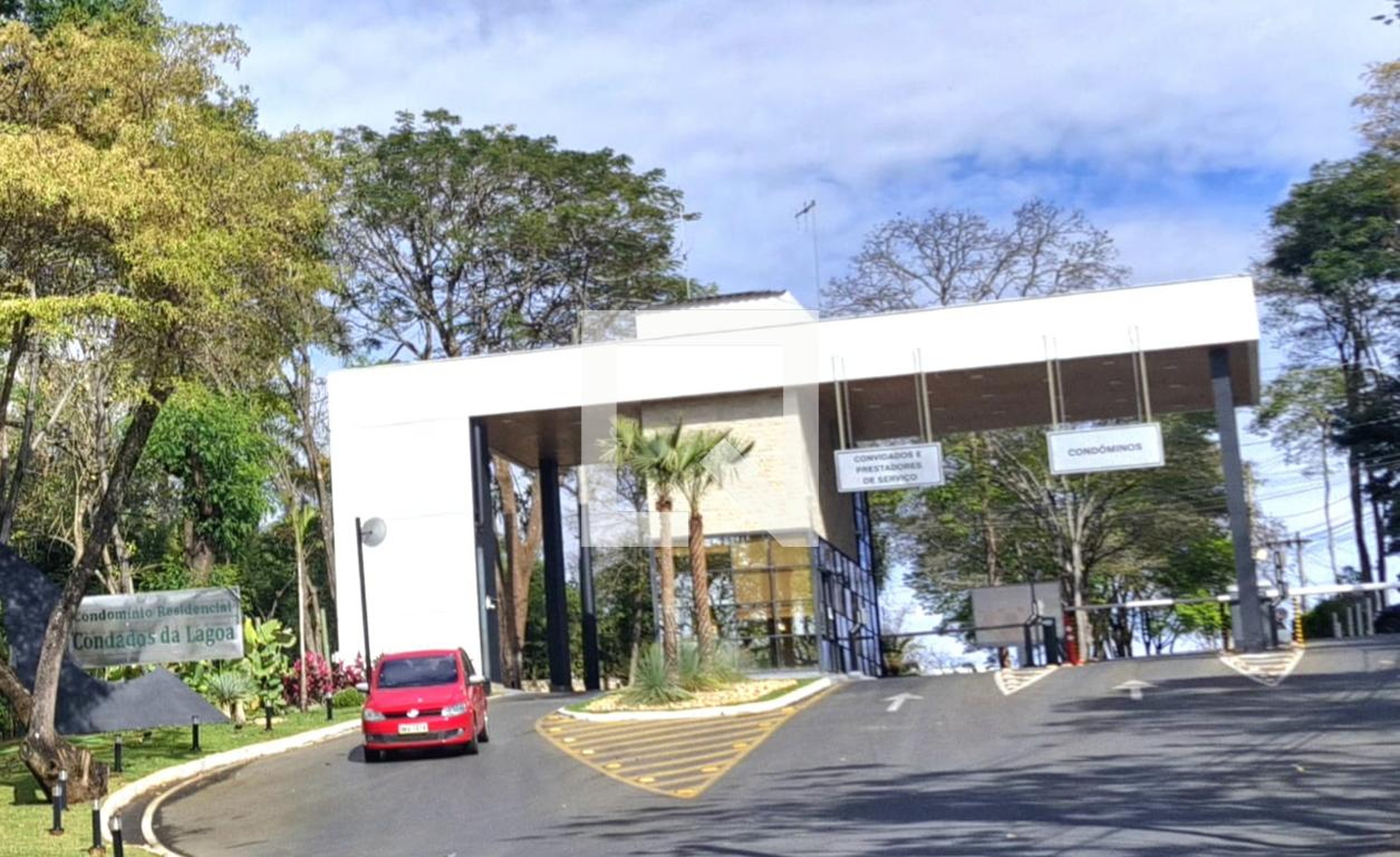 Portaria Condomínio em Rua Conde Torres Moreira, 45