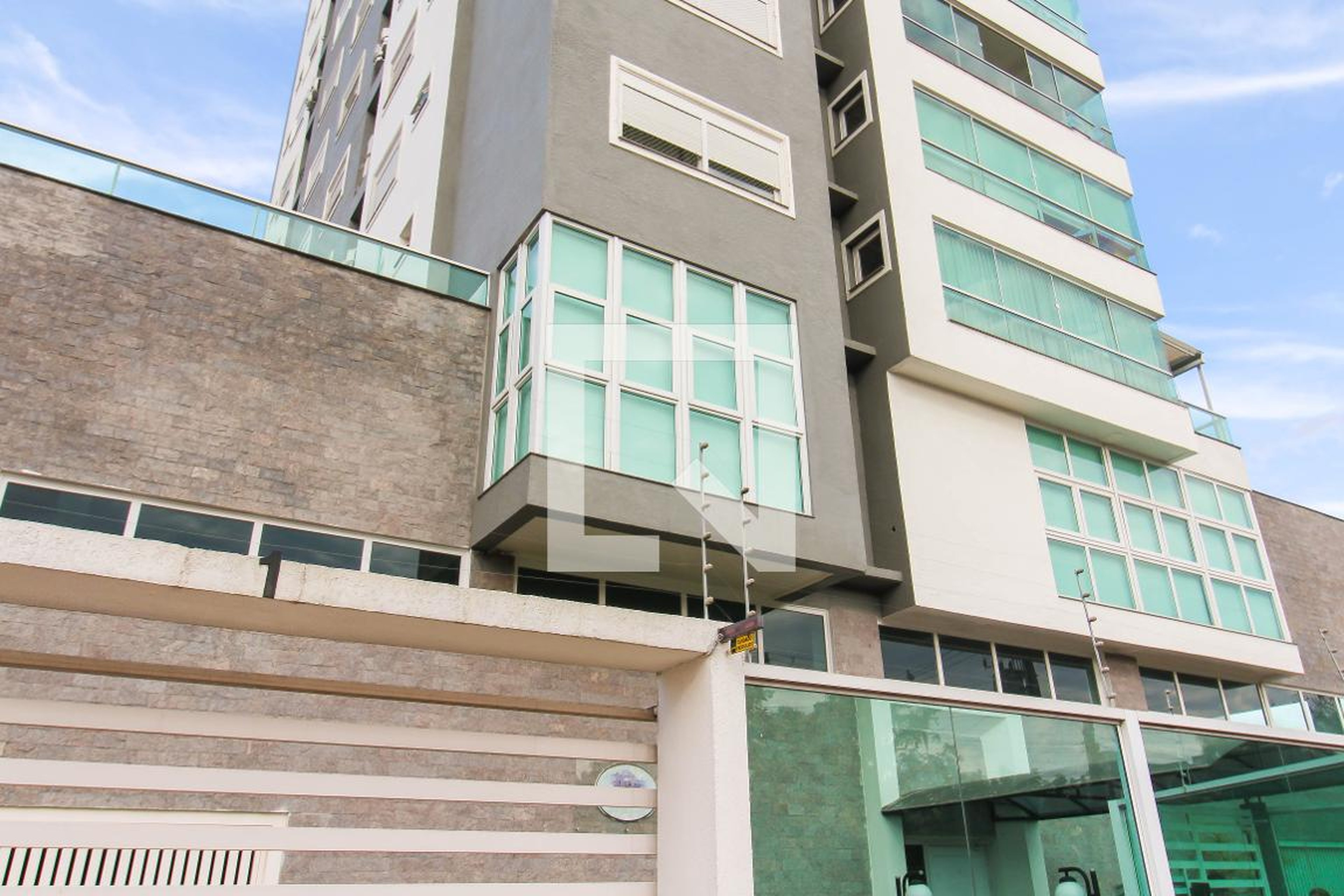 Fachada Condomínio em Rua São Pedro, 153