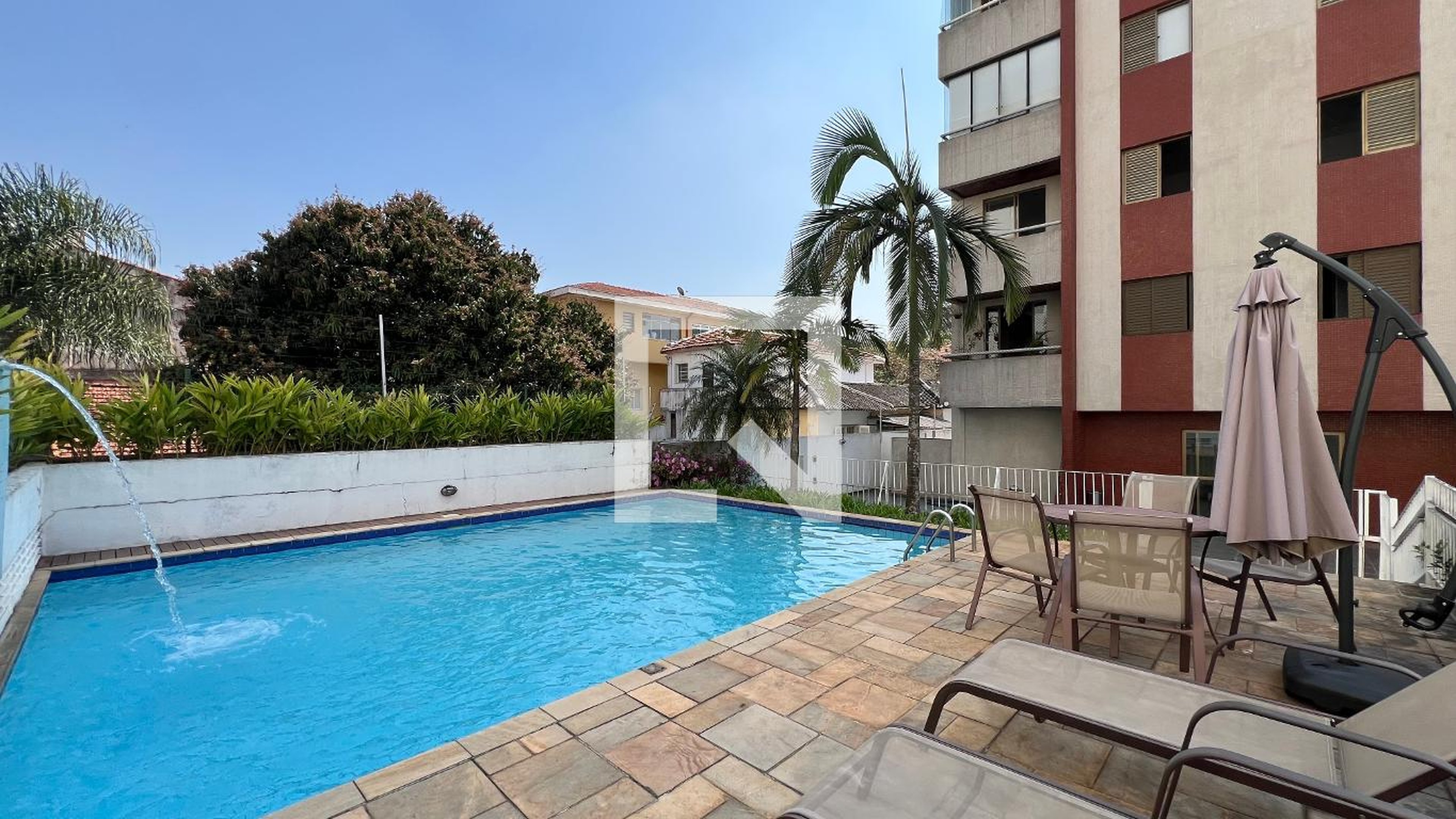 Piscina - Edifício do Arco