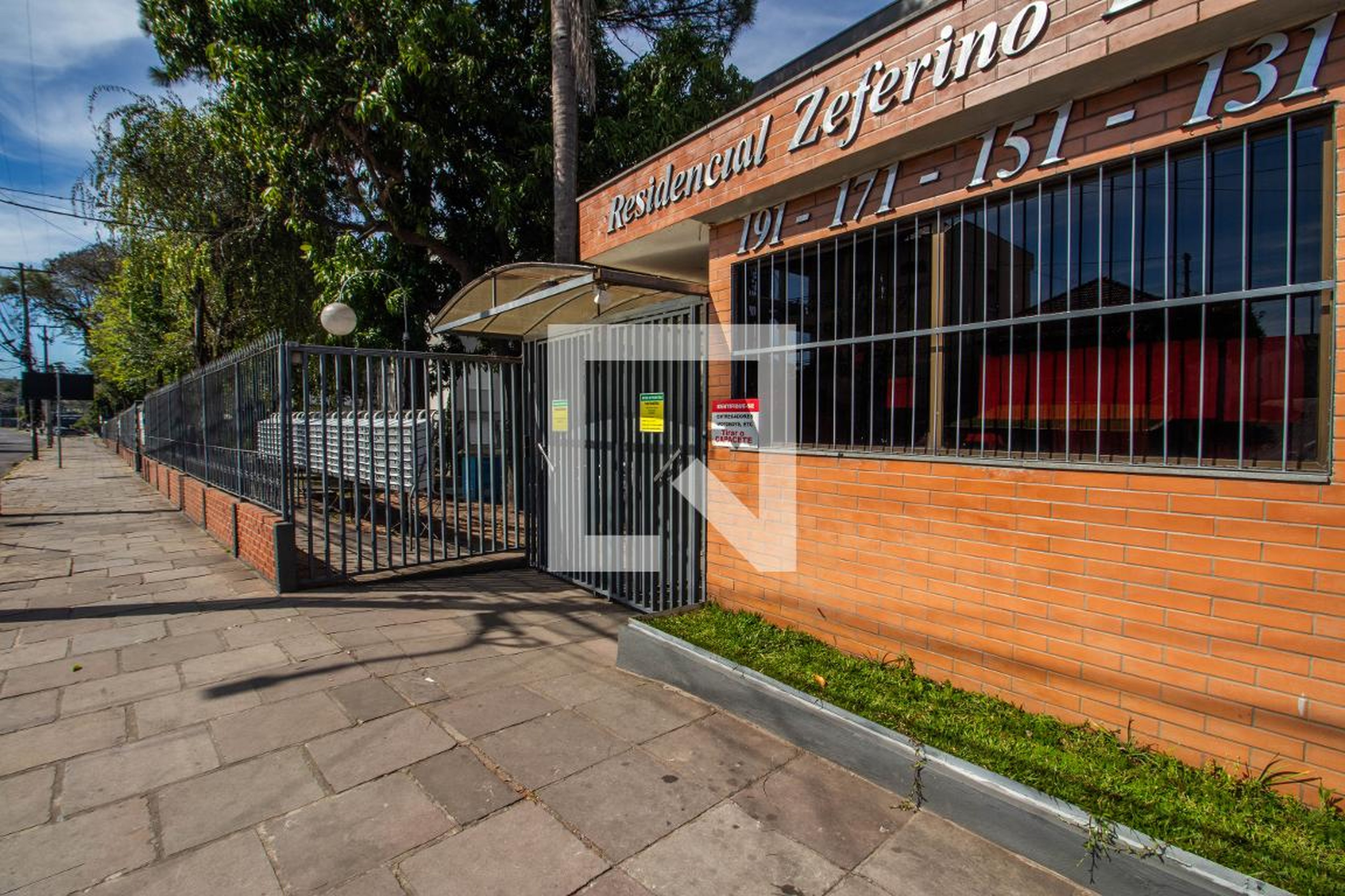 Fachada do Condomínio Residencial Zeferino Dias