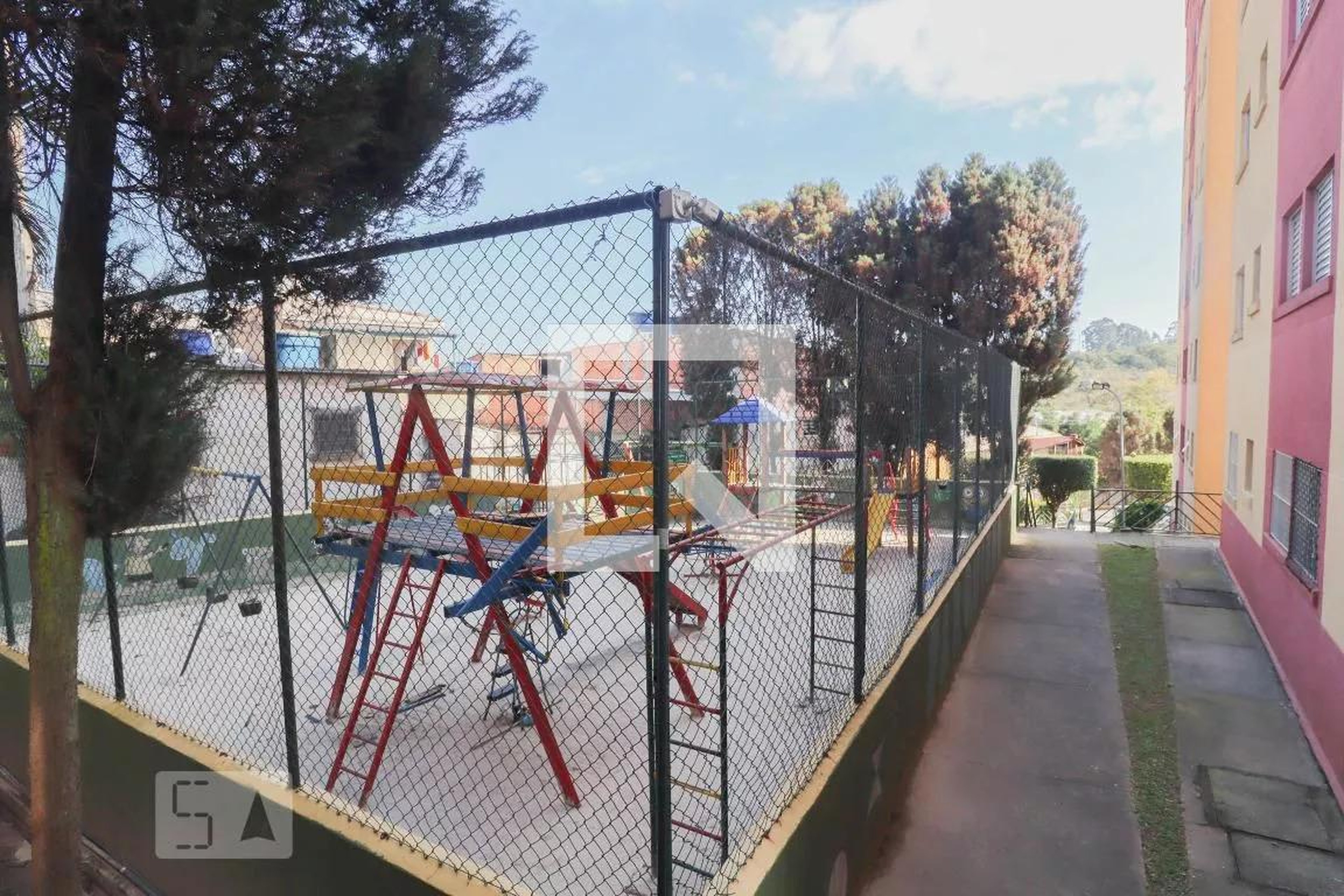 Playground - Ass. Coop. Cont. Mor. Conj. Res. Jardim das Flores