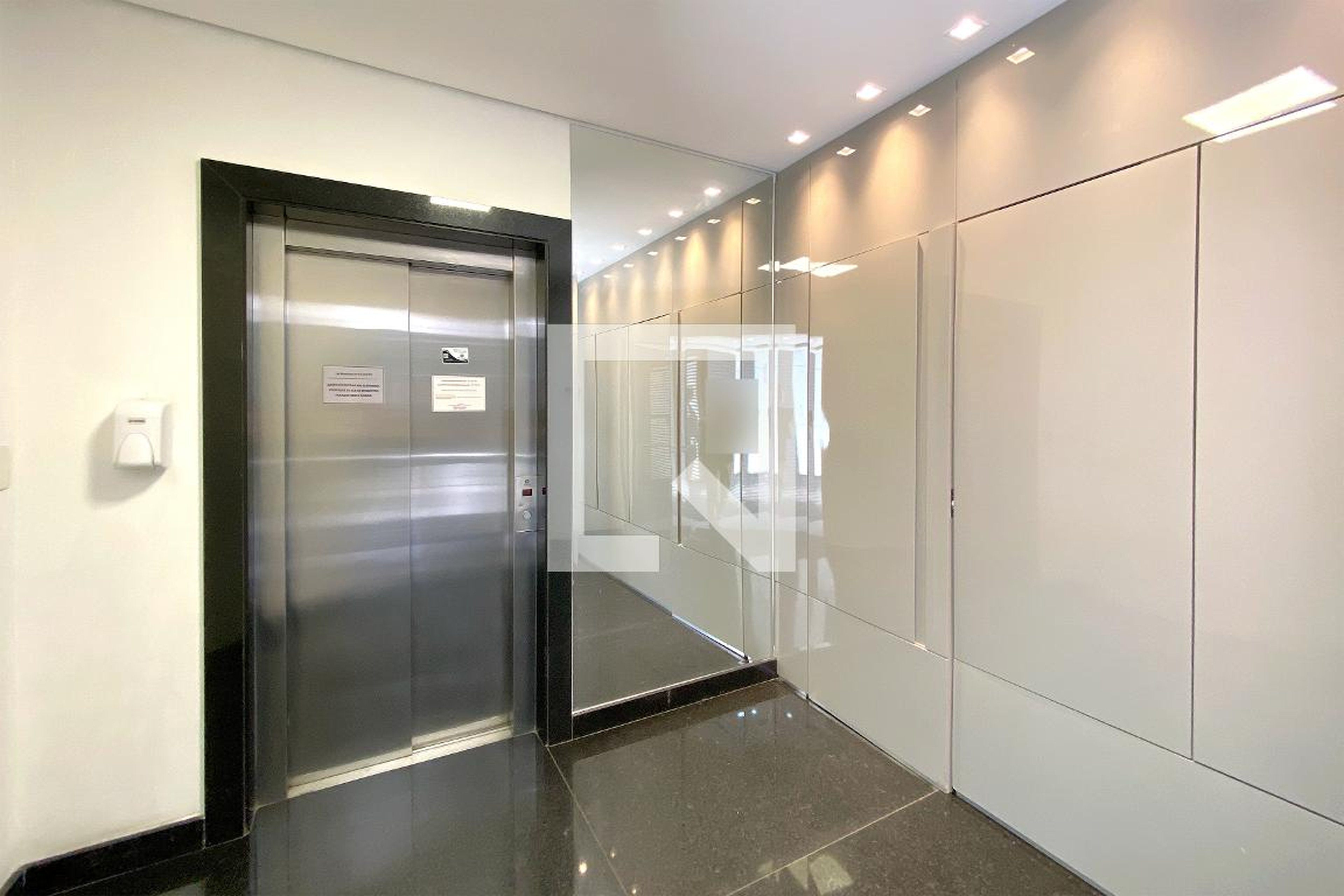 Elevador - Edifício Catarina Brescia