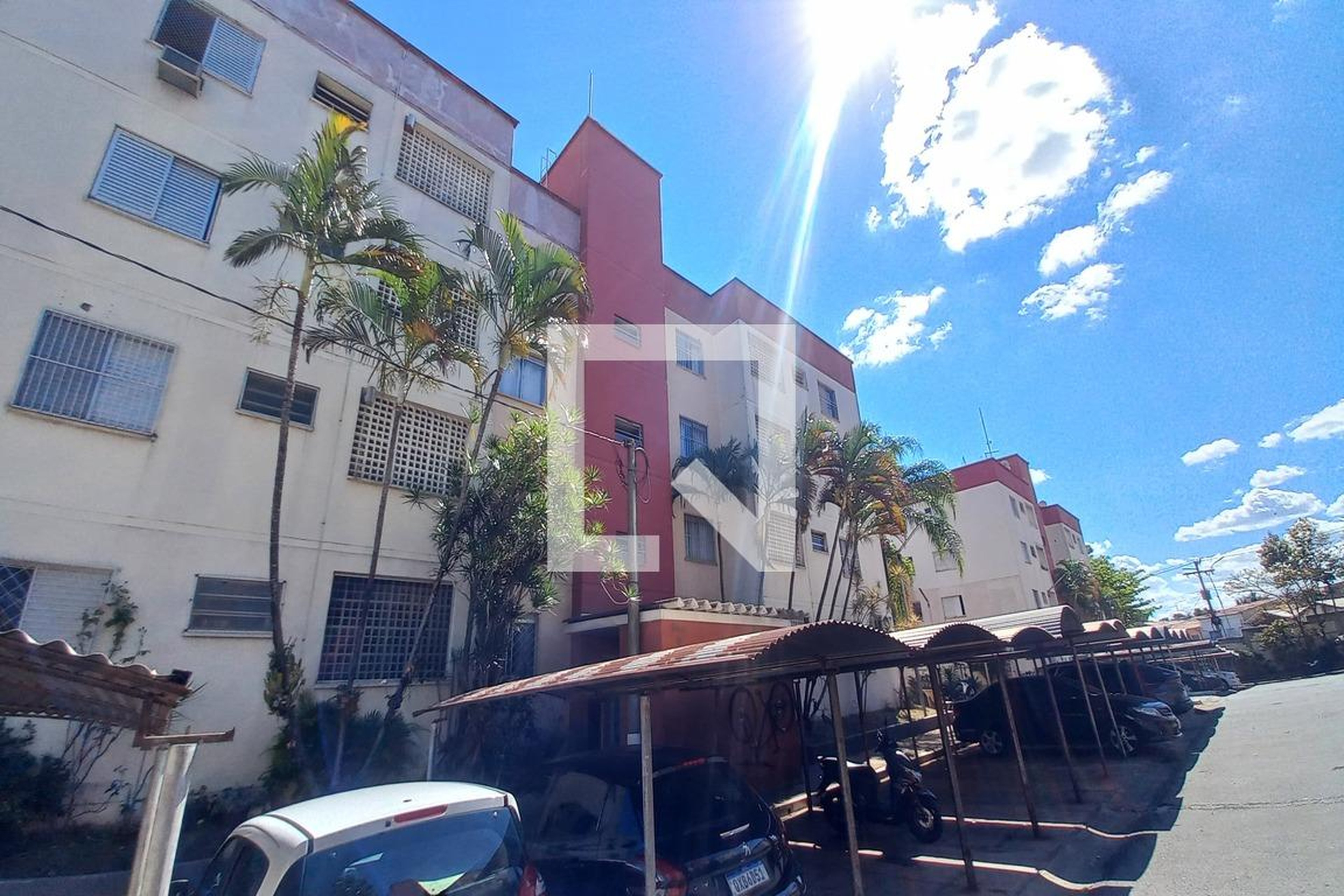 Fachada do Prédio Condomínio em Rua das Violetas, 363