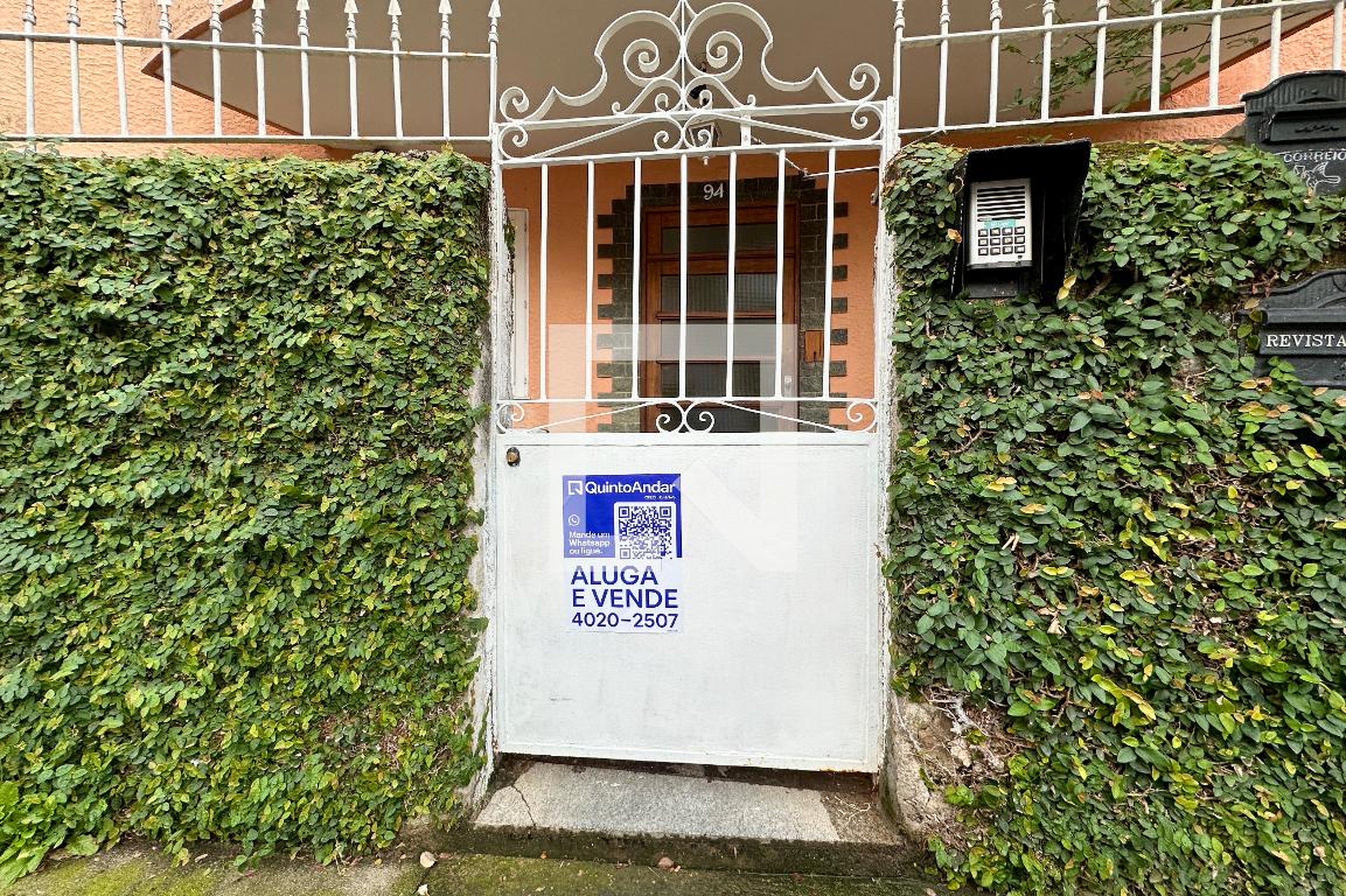 Fachada Condomínio em Rua Principado de Mônaco, 94