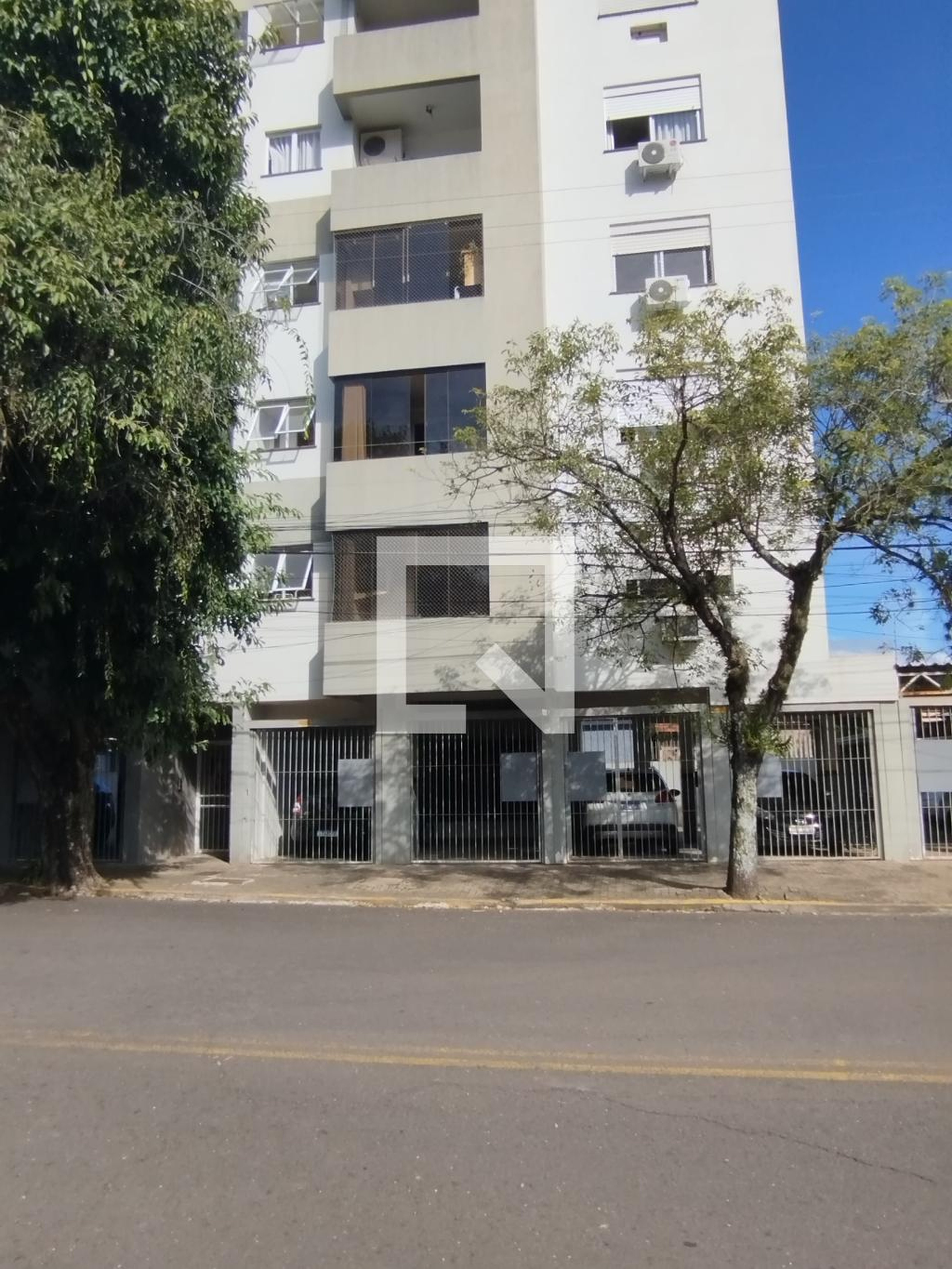 Fachada Condomínio em Rua Ibiruba, 360