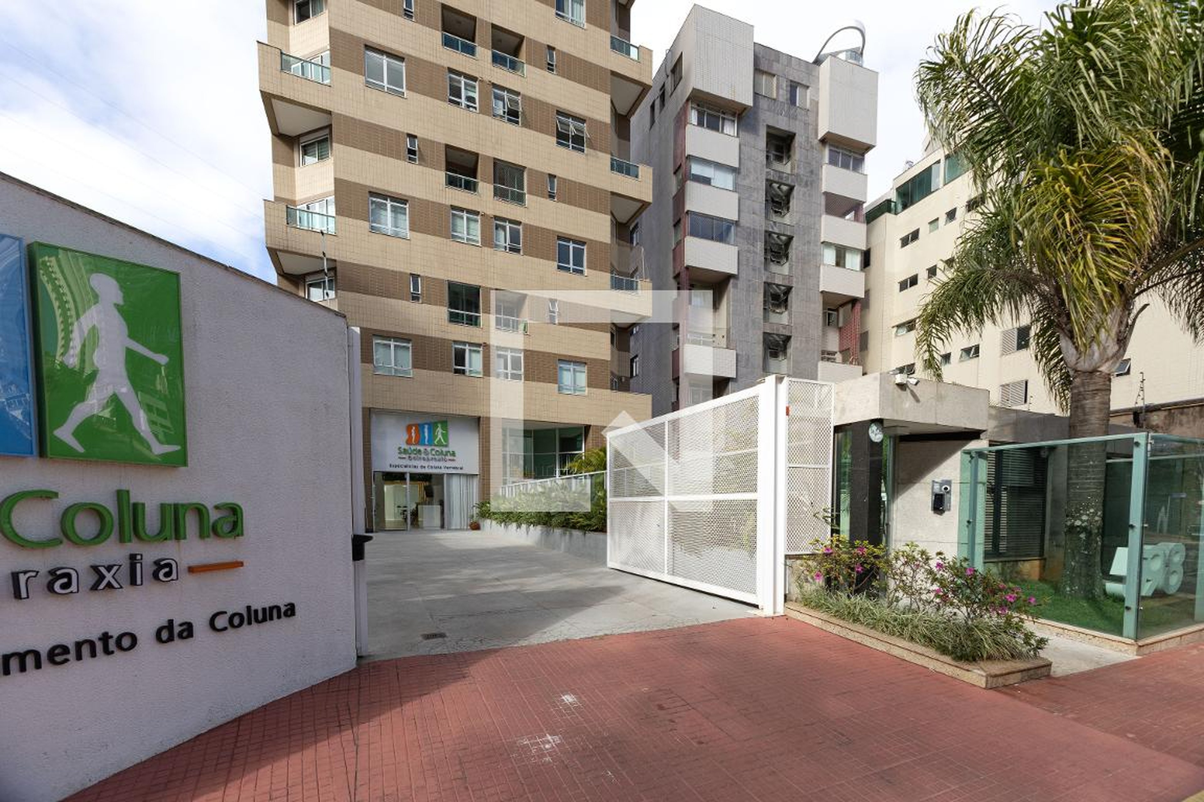 Fachada Condomínio em Alameda do Ingá, 597