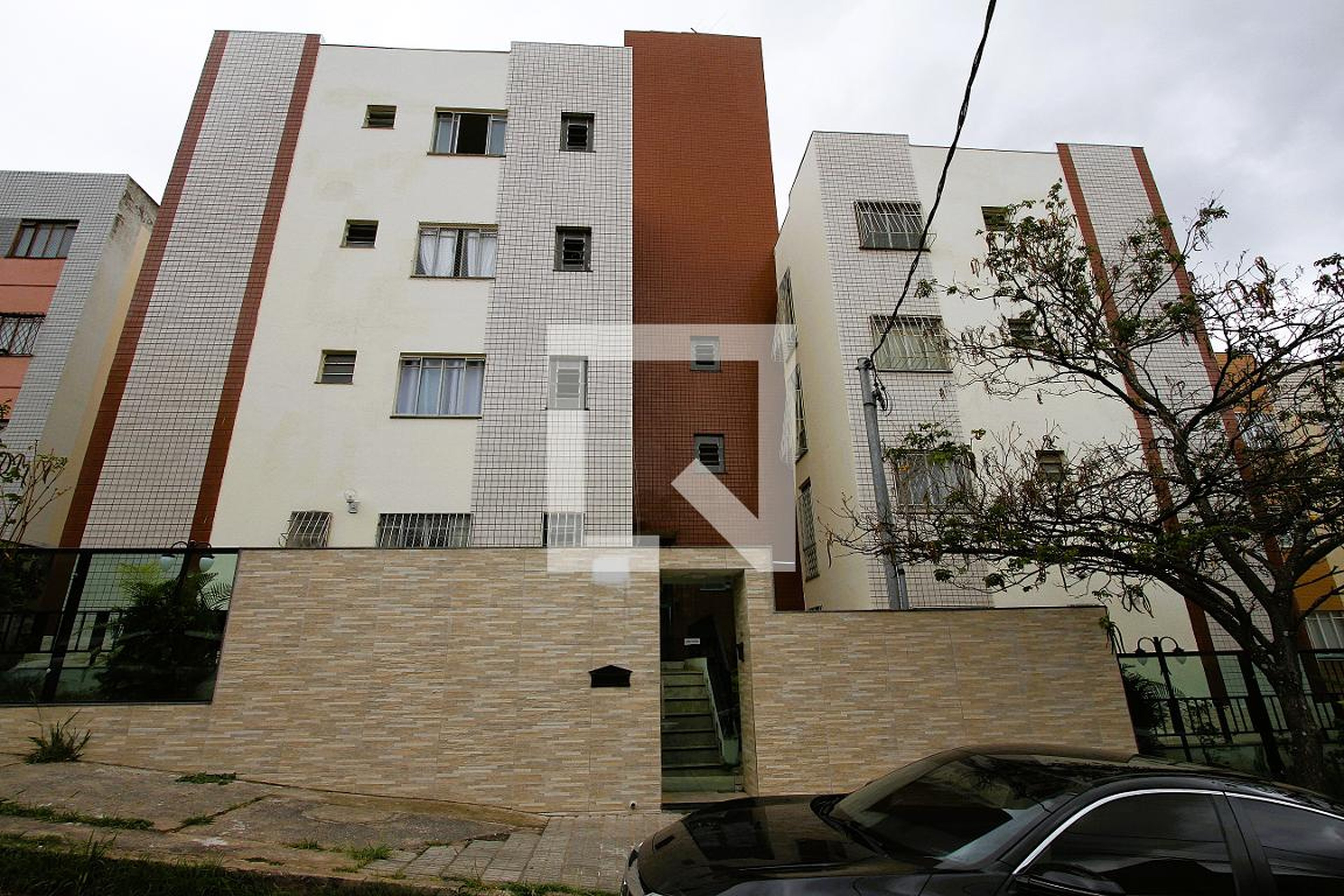 Fachada do Prédio Condomínio em Rua Henrique Gorceix, 2209
