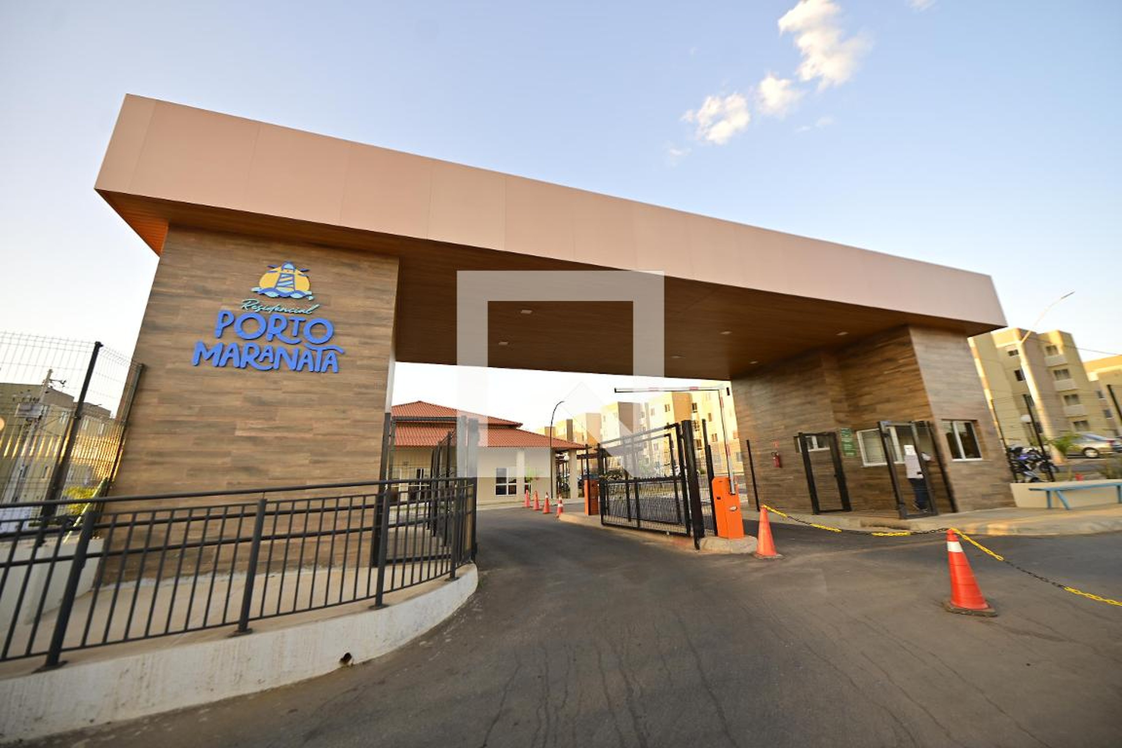 Fachada Condomínio em Rua Alfa, 0