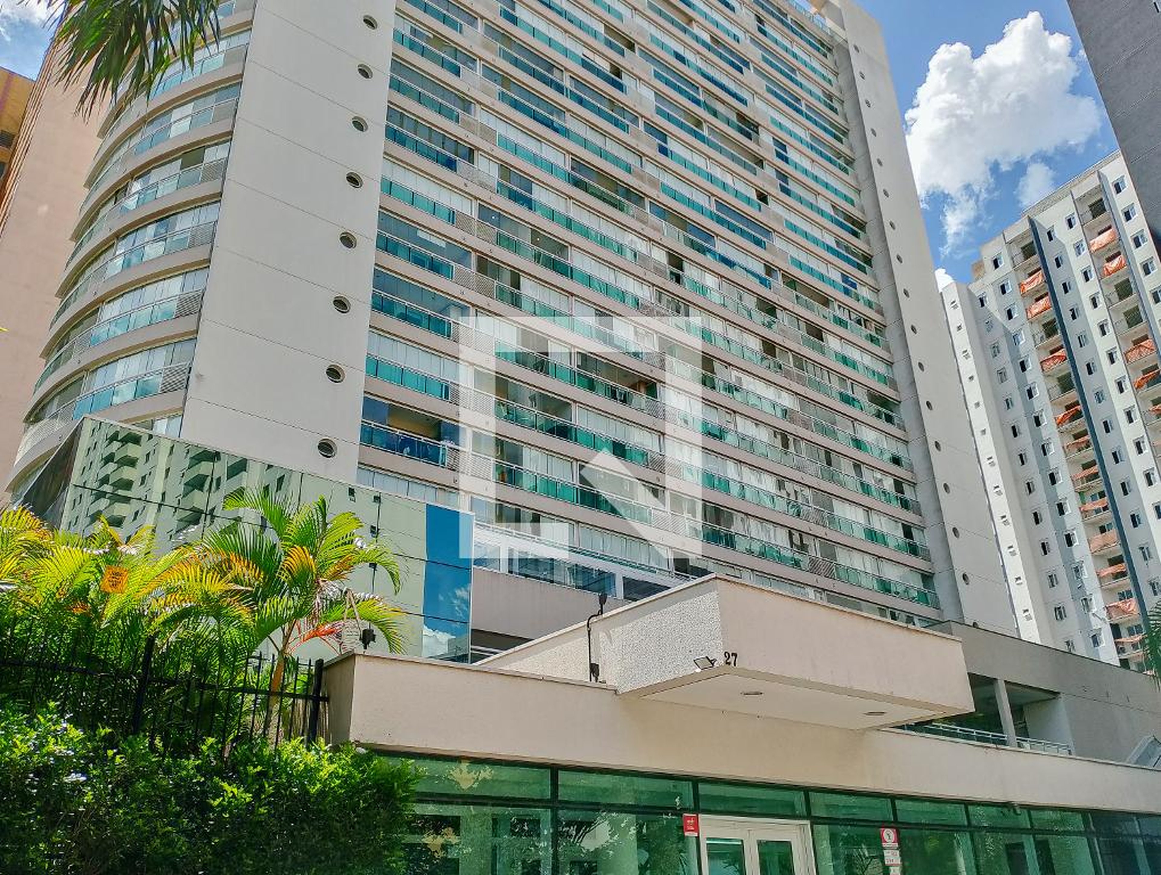 Fachada Condomínio em Rua Olímpia de Almeida Prado, 212