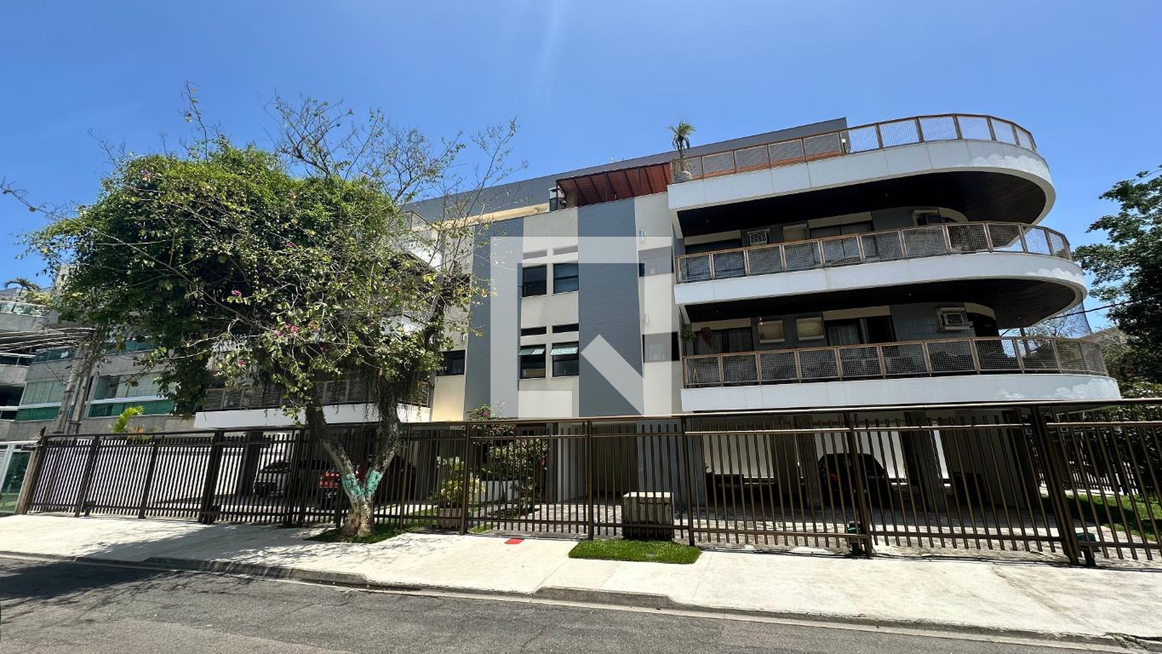 Fachada Condomínio em Avenida Genaro de Carvalho, 777