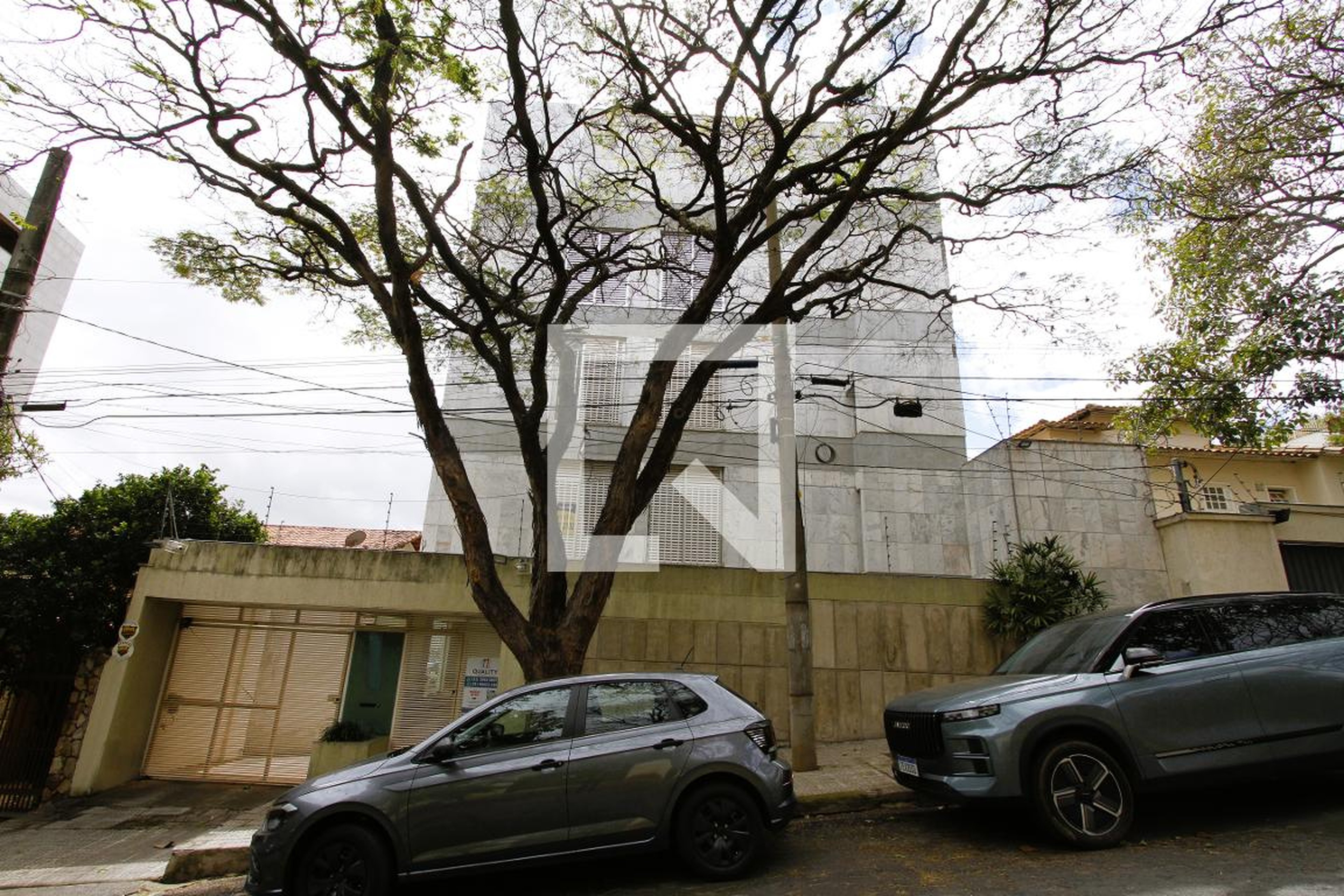 Fachada do Prédio Condomínio em Rua Emílio Pinheiro de Barros, 231