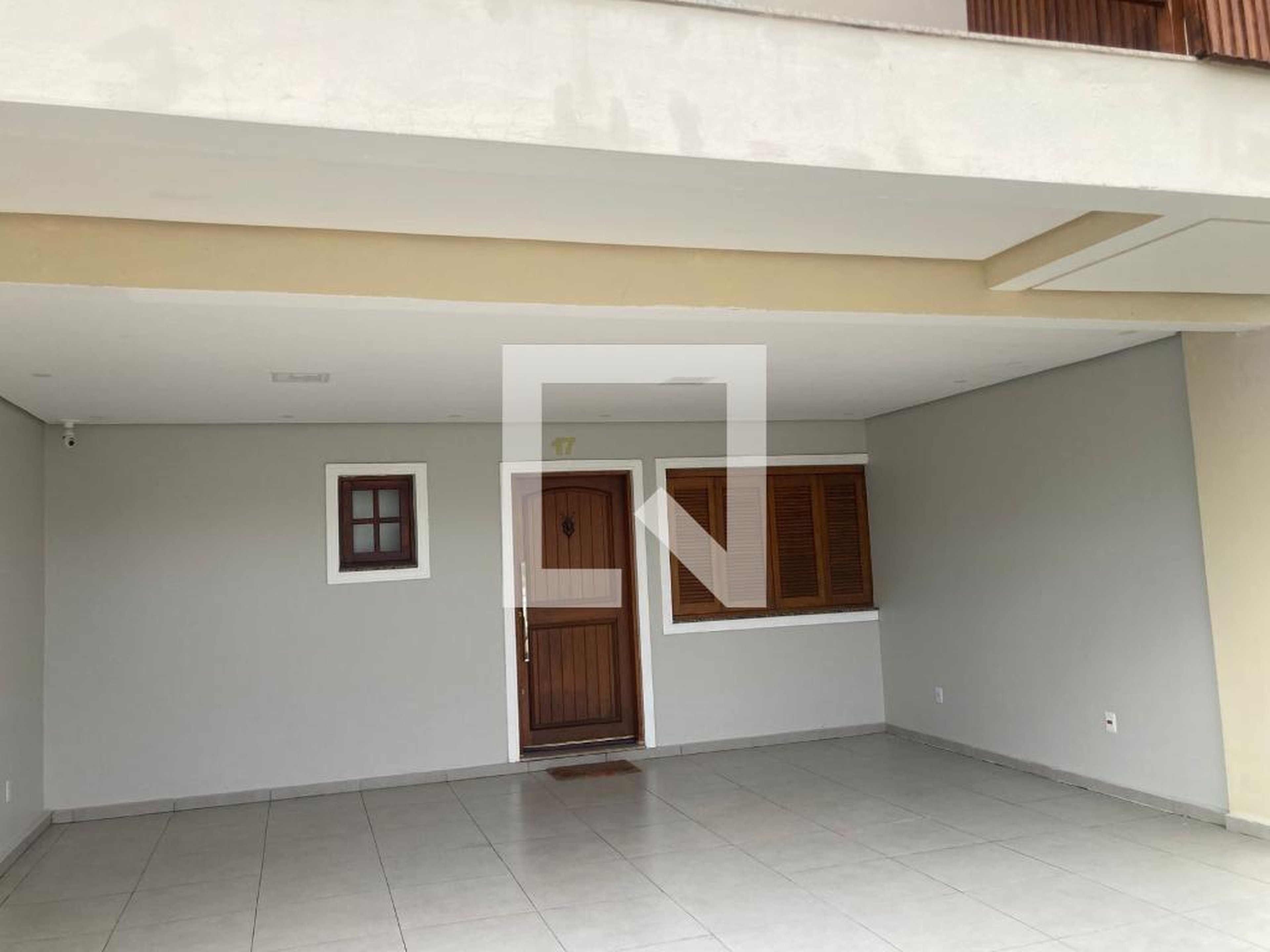 Entrada Condomínio em Rua Francisco Mattos Terres, 17