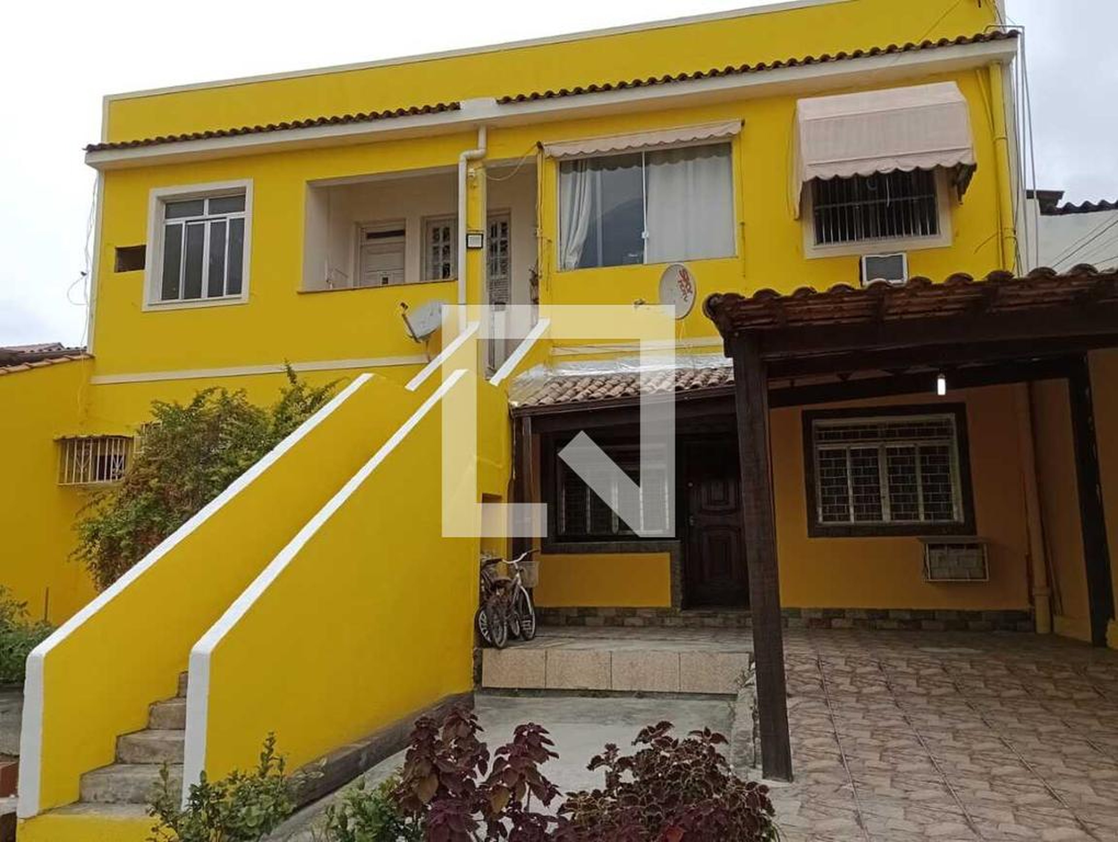 Fachada Condomínio em Rua Santo Amando, 216