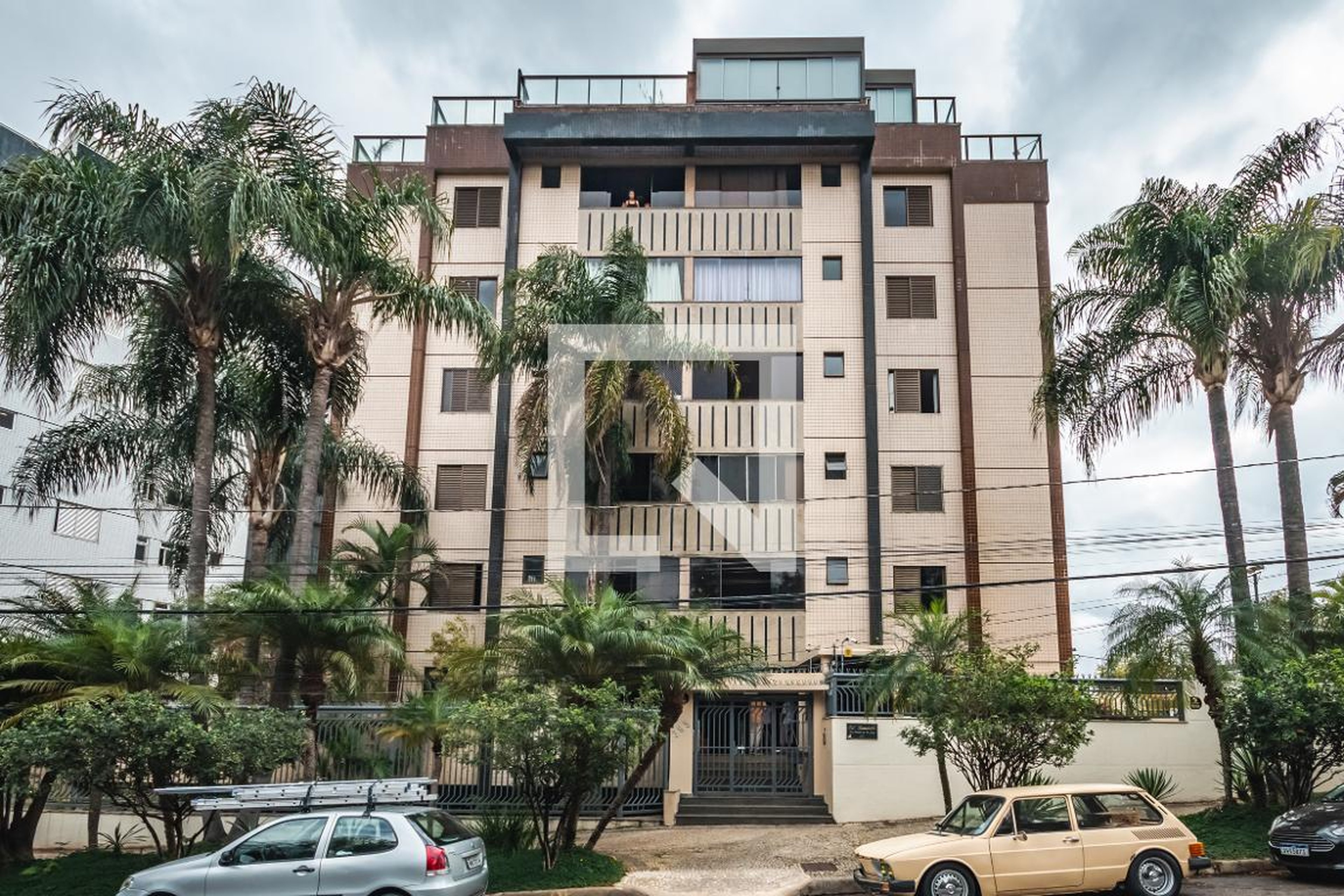 Fachada Condomínio em Rua Castelo de São Jorge, 385