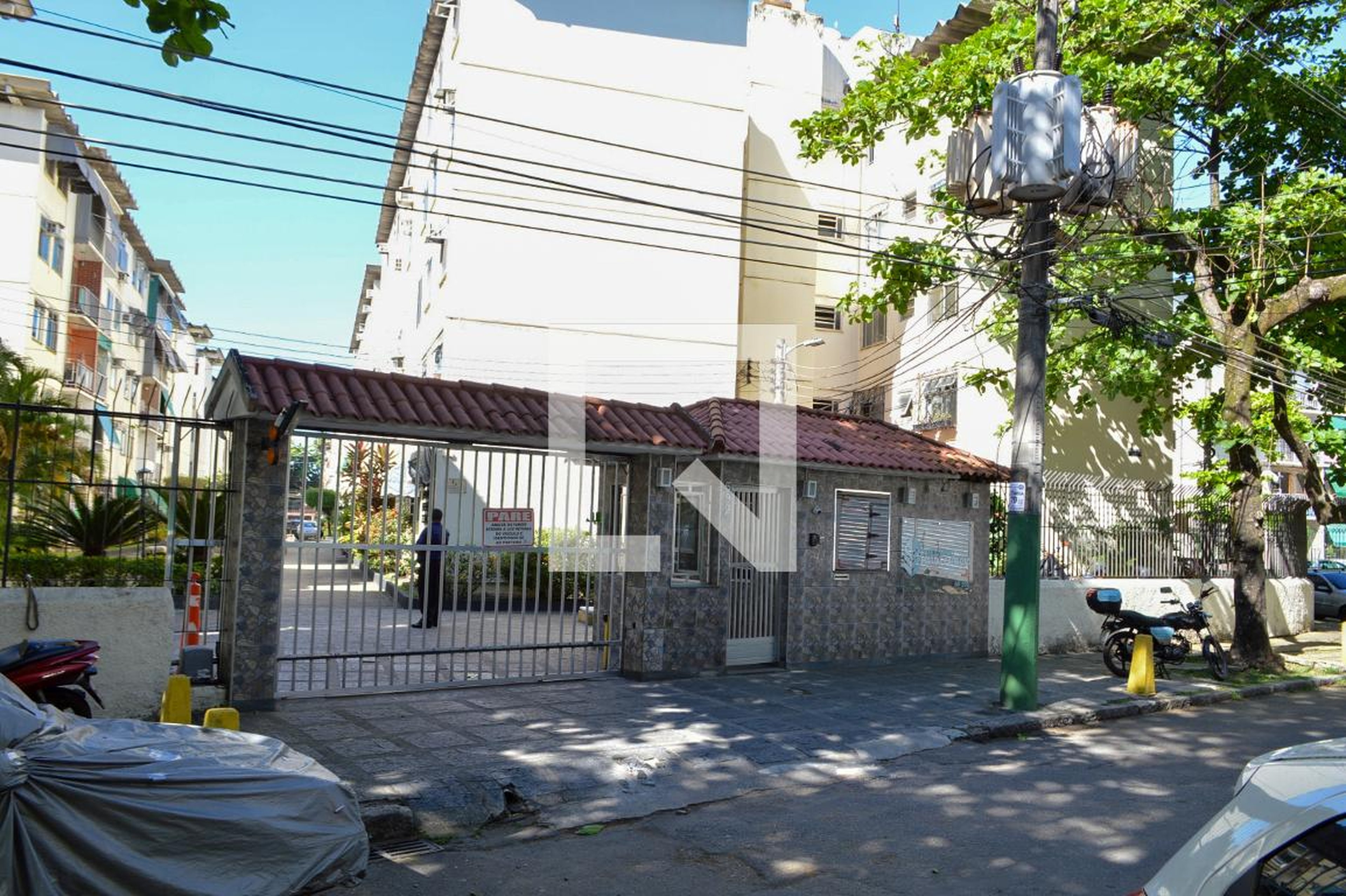 Fachada Condomínio em Rua Carlos Palut, 592