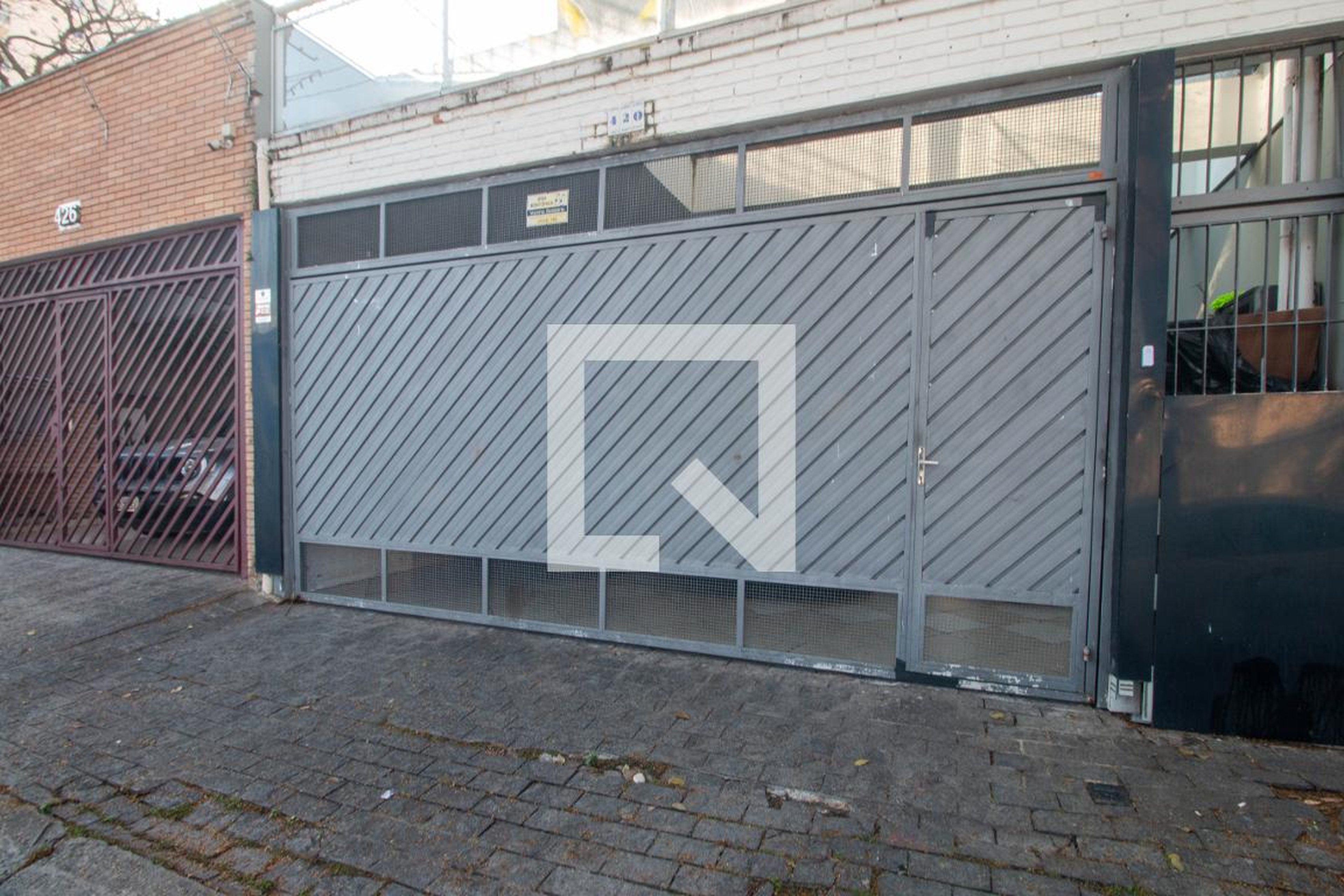 Fachada Condomínio em Rua Thomás Deloney, 420