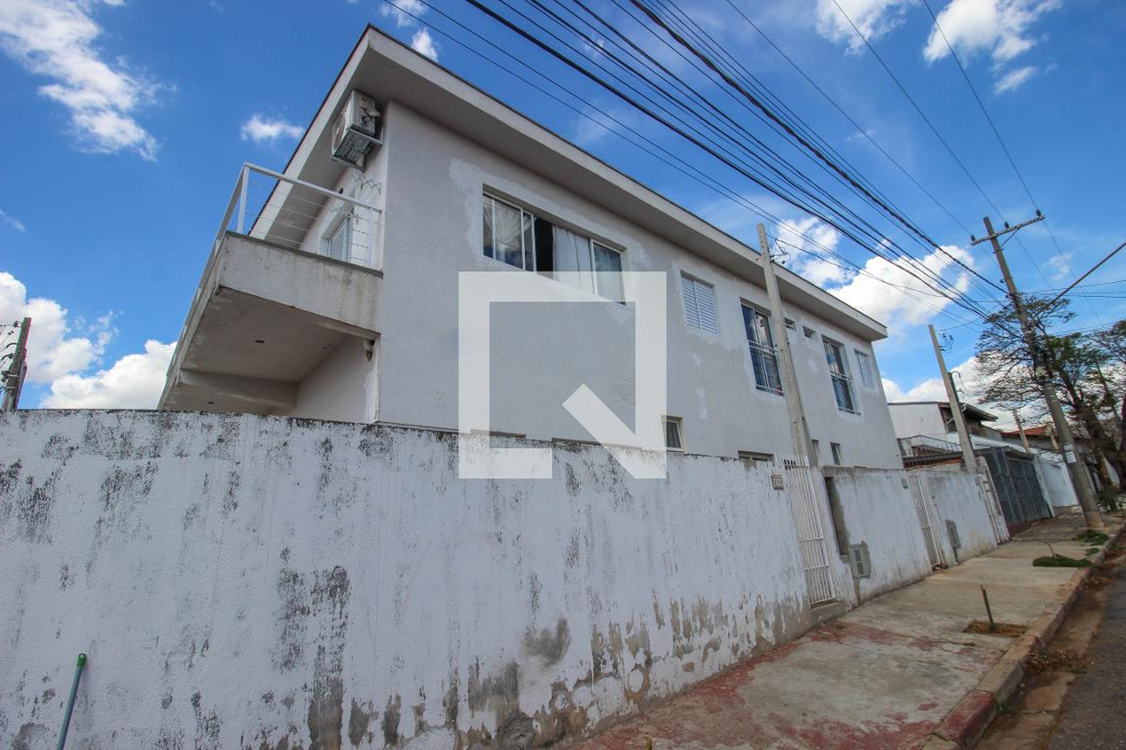 Fachada Condomínio em Rua José Flório, 373