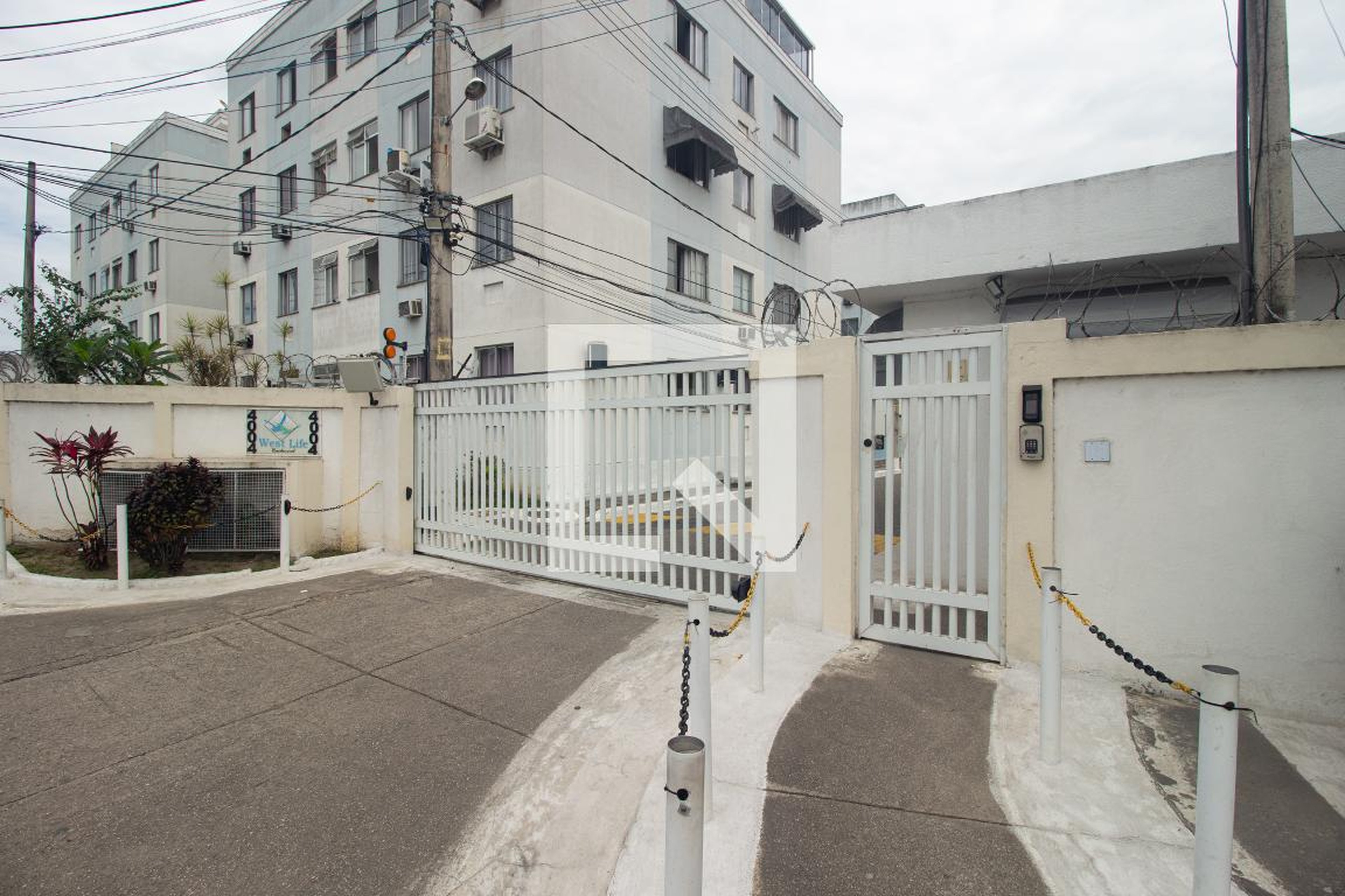 Fachada do condomínio Condomínio West Life