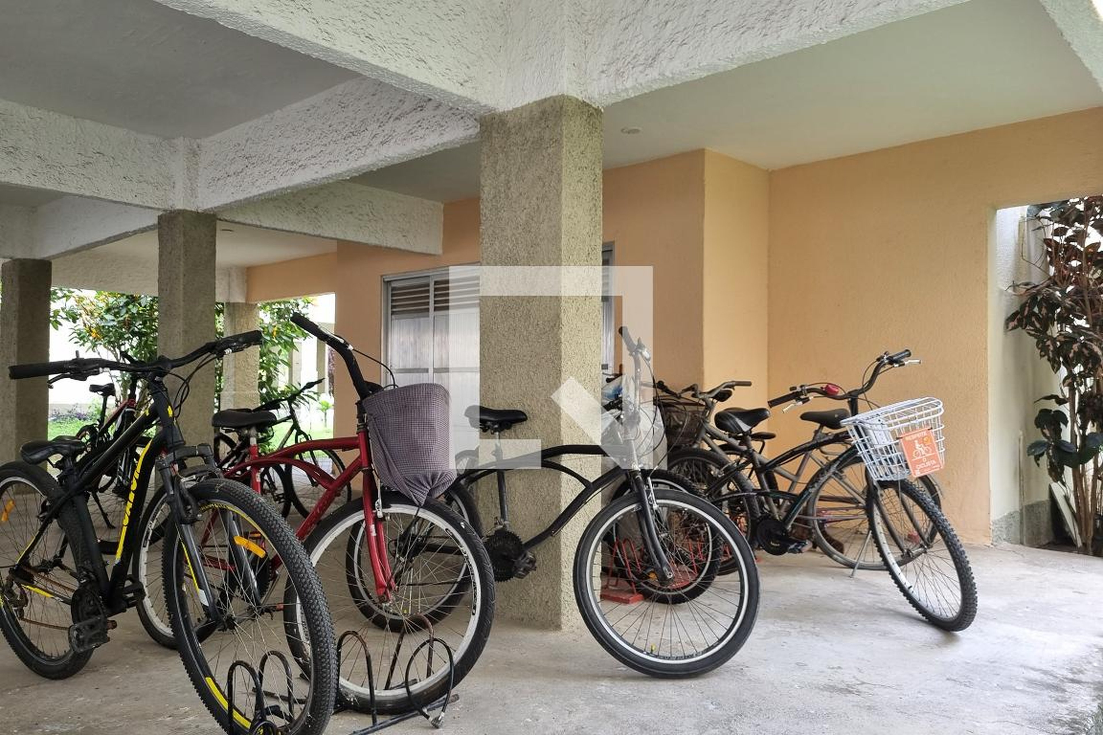 Bicicletário - Conjunto Residencial José Clemente Pereira