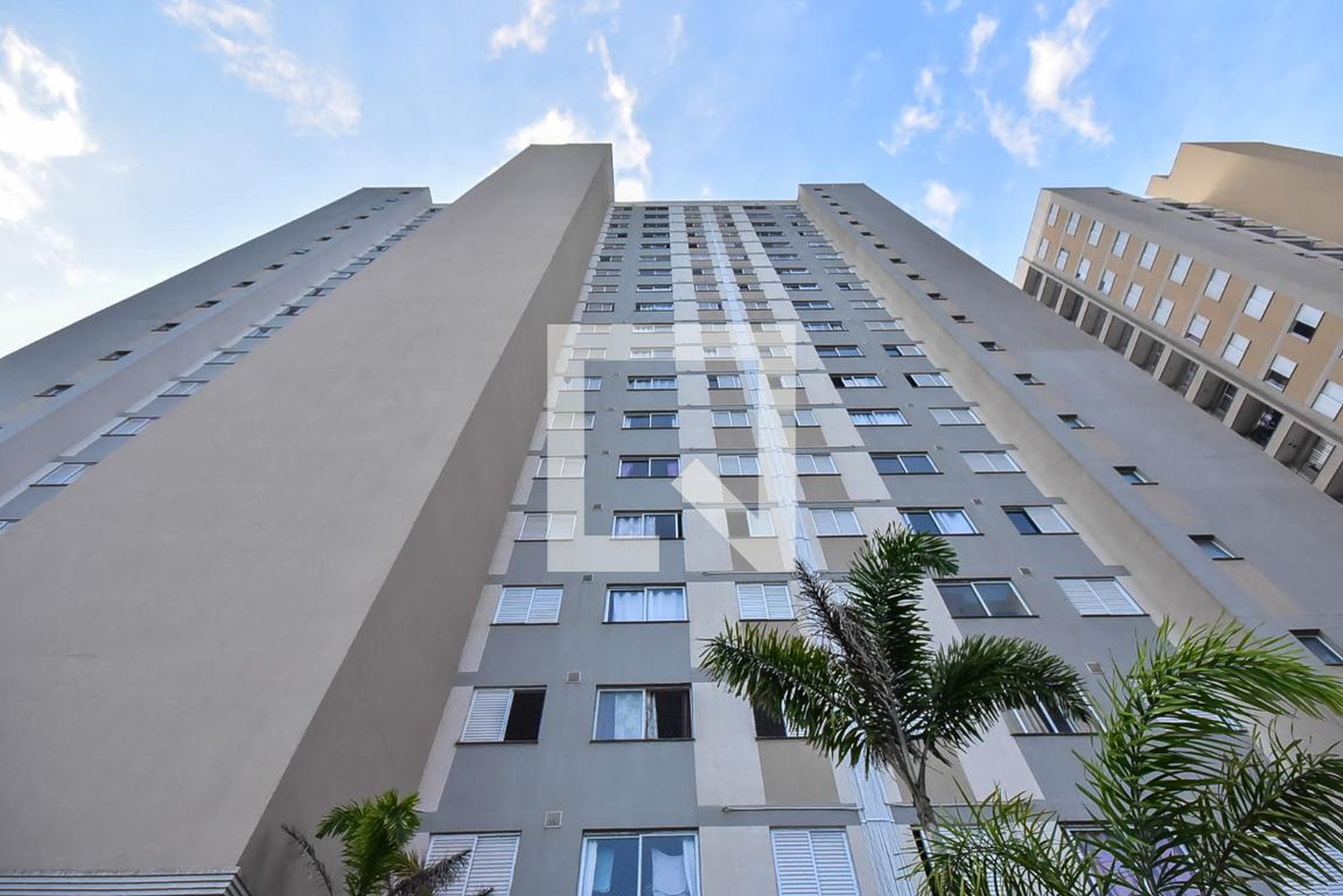 Fachada Condomínio em Rua Isaias Fontes, 66