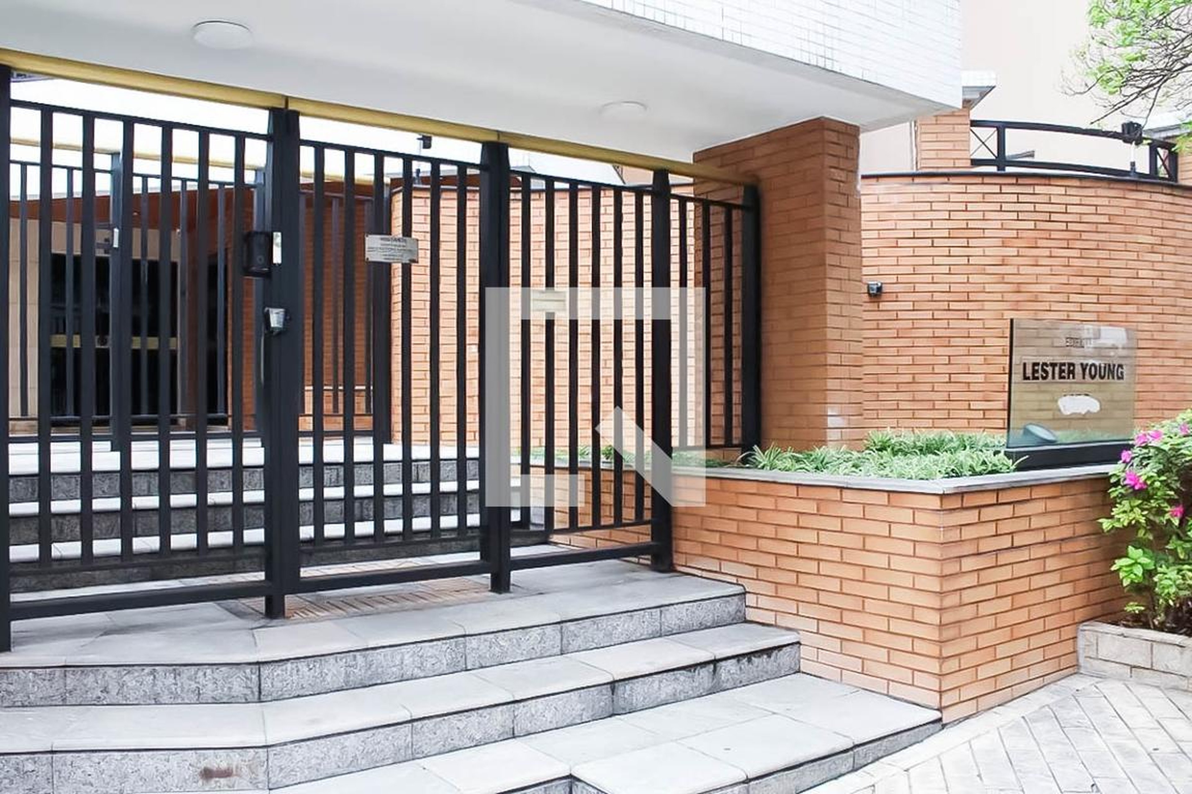 Fachada Condomínio Lester Young