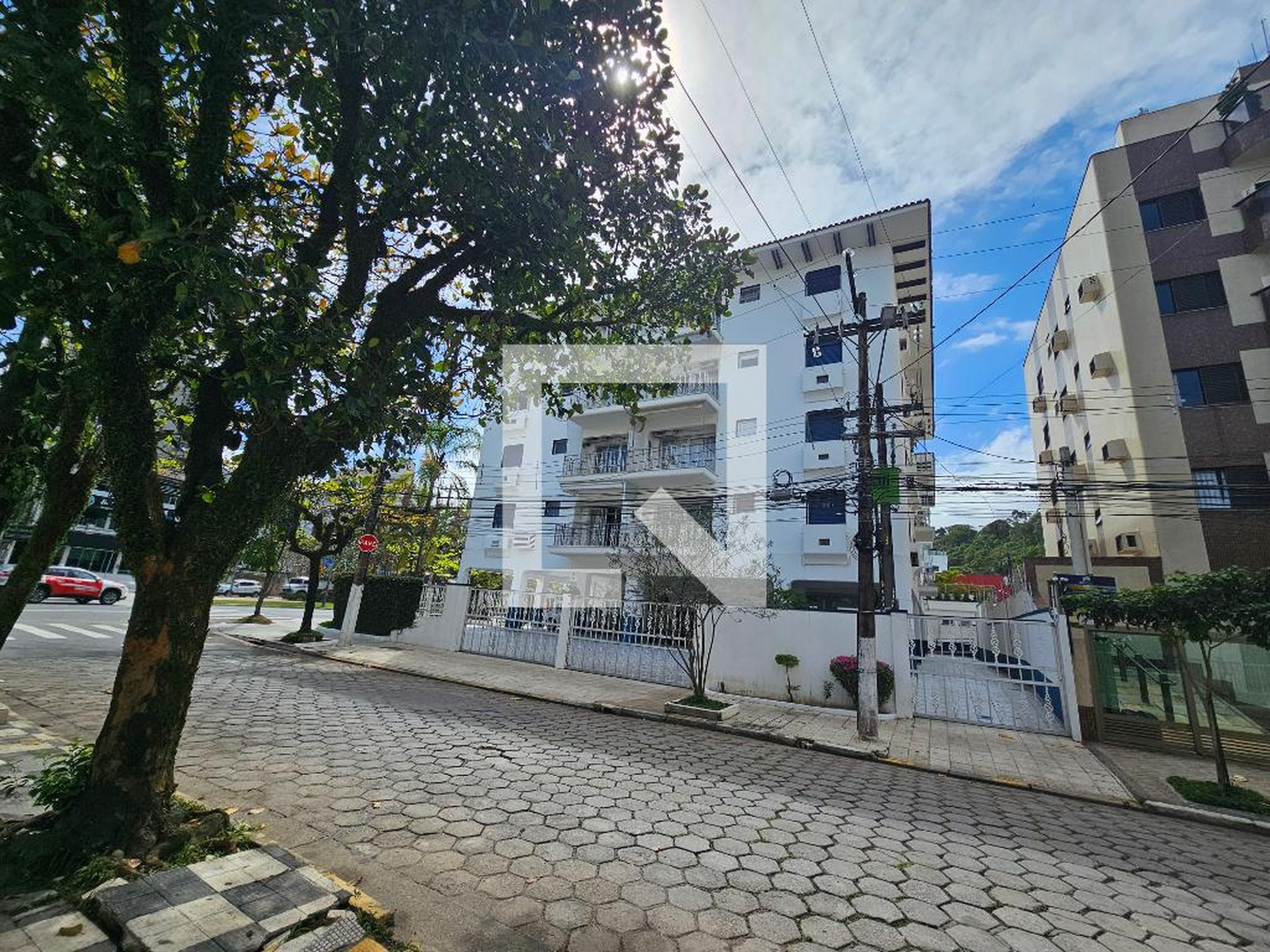 fachada Edifício Praia de Itapoã