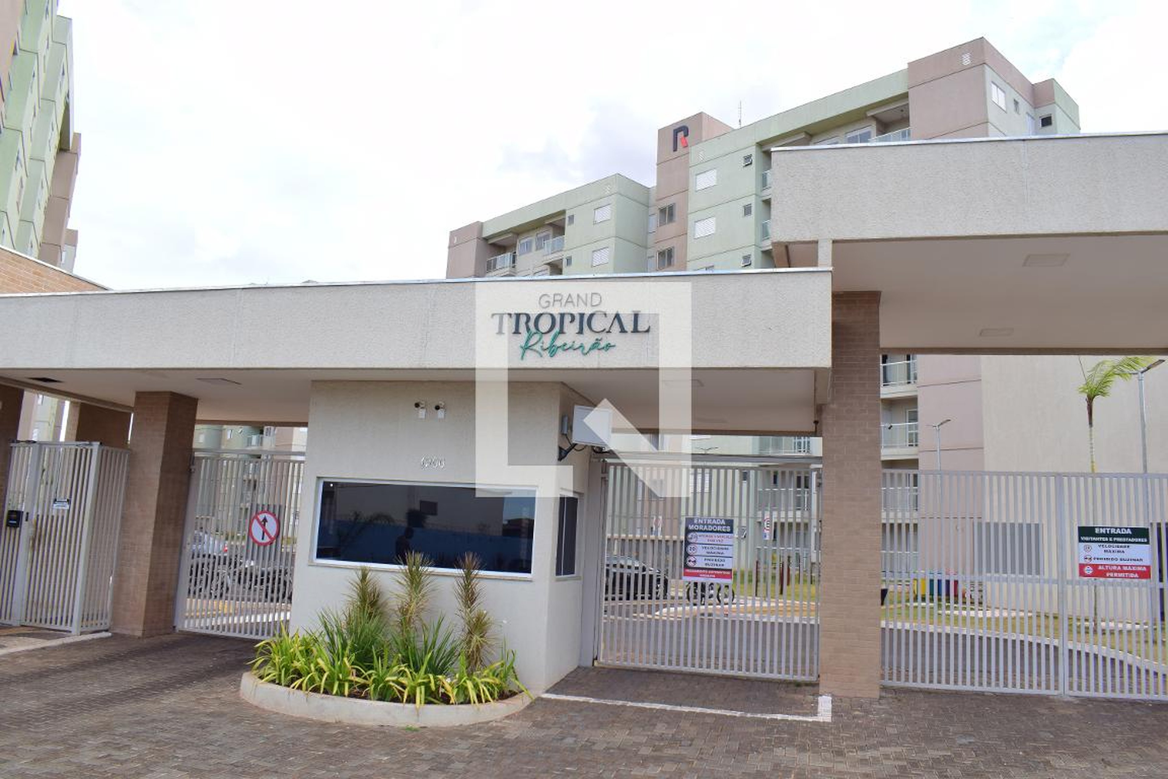 Fachada do Prédio Condomínio Grand Tropical Ribeirão