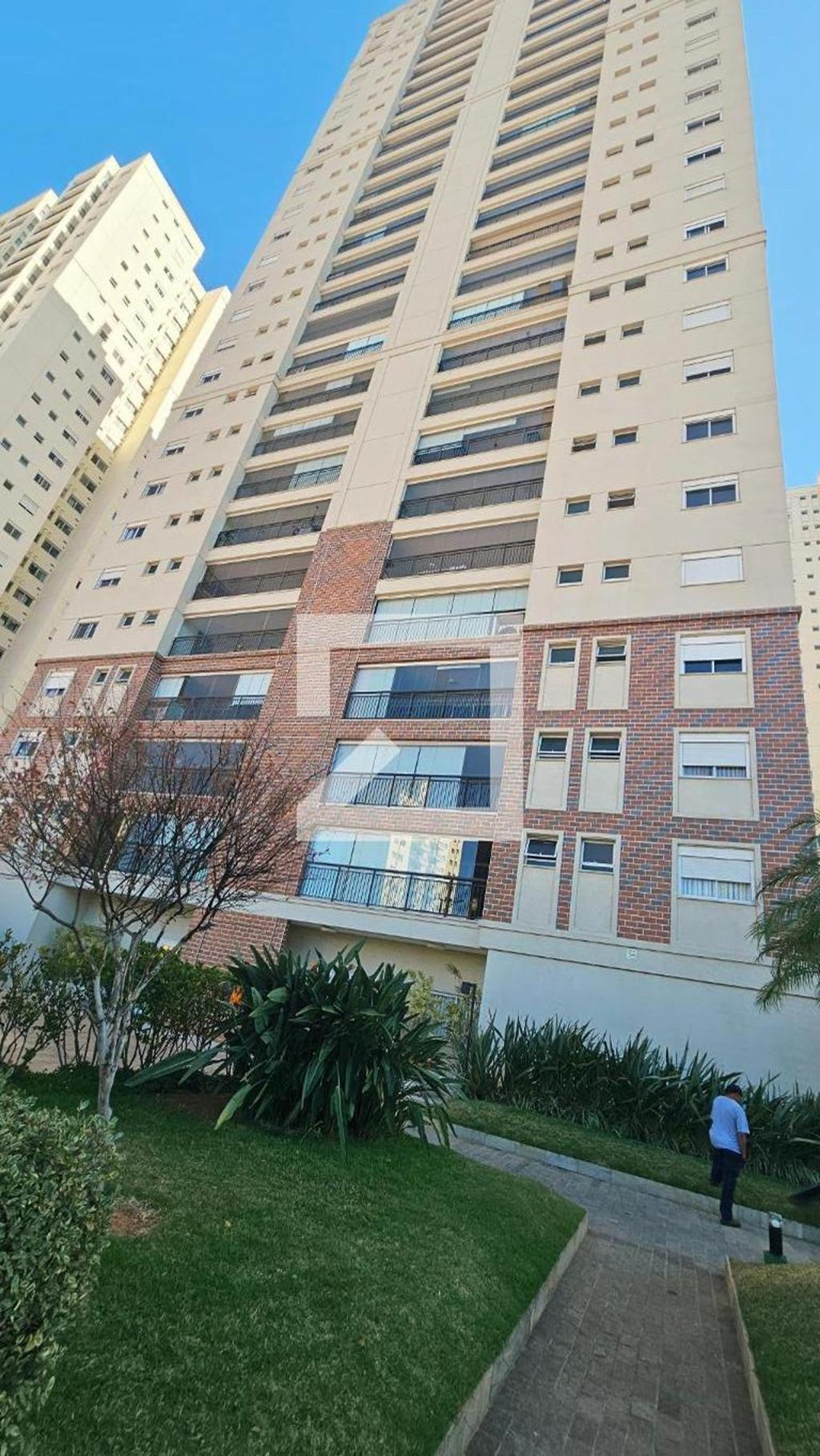 Fachada do Prédio Condomínio em Rua Visconde de Taunay, 126